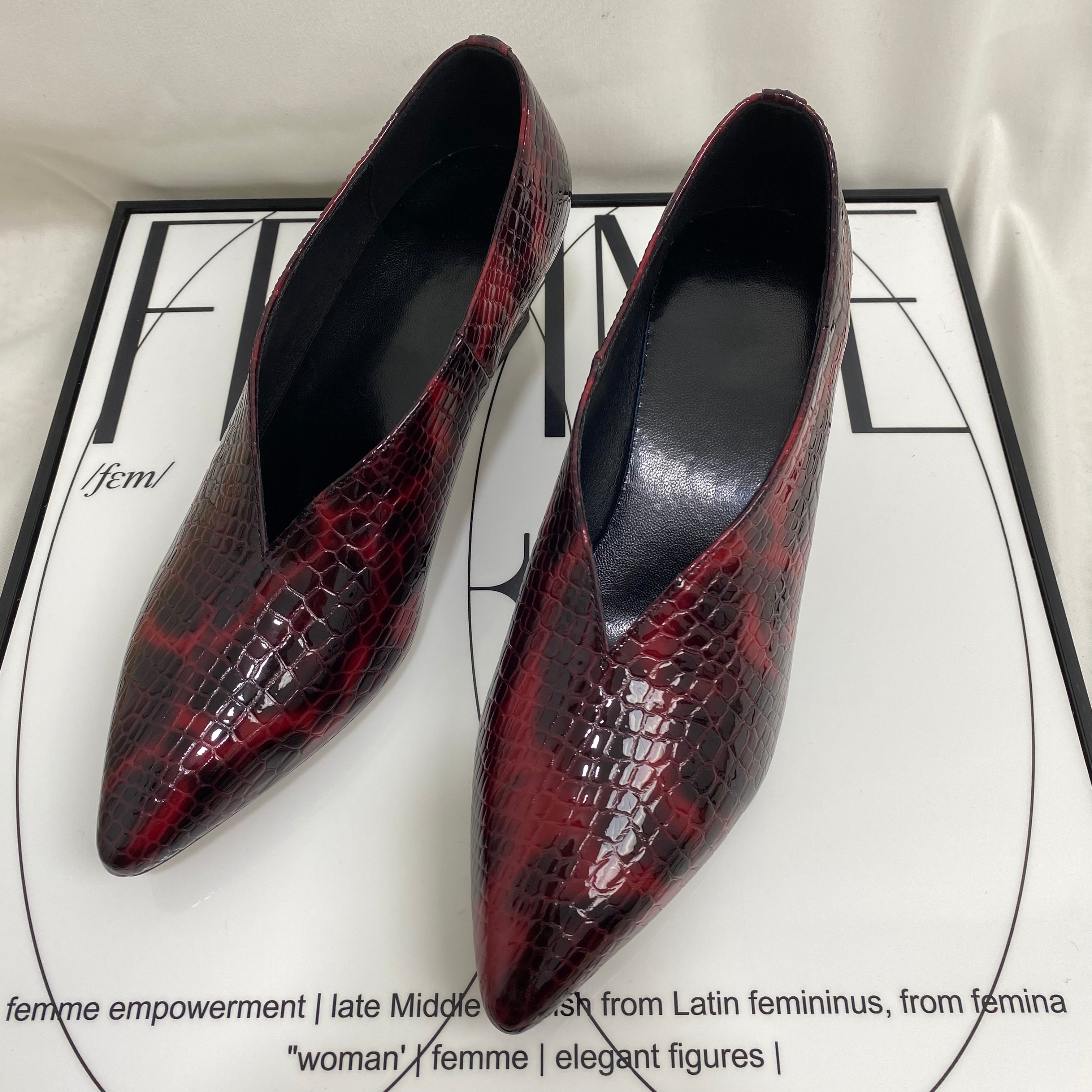Versatile Retro Leather Shoes