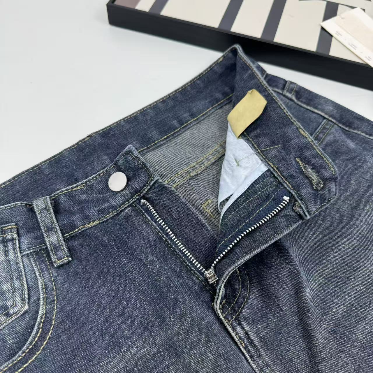 Retro blue water-washed mid-rise flared pants