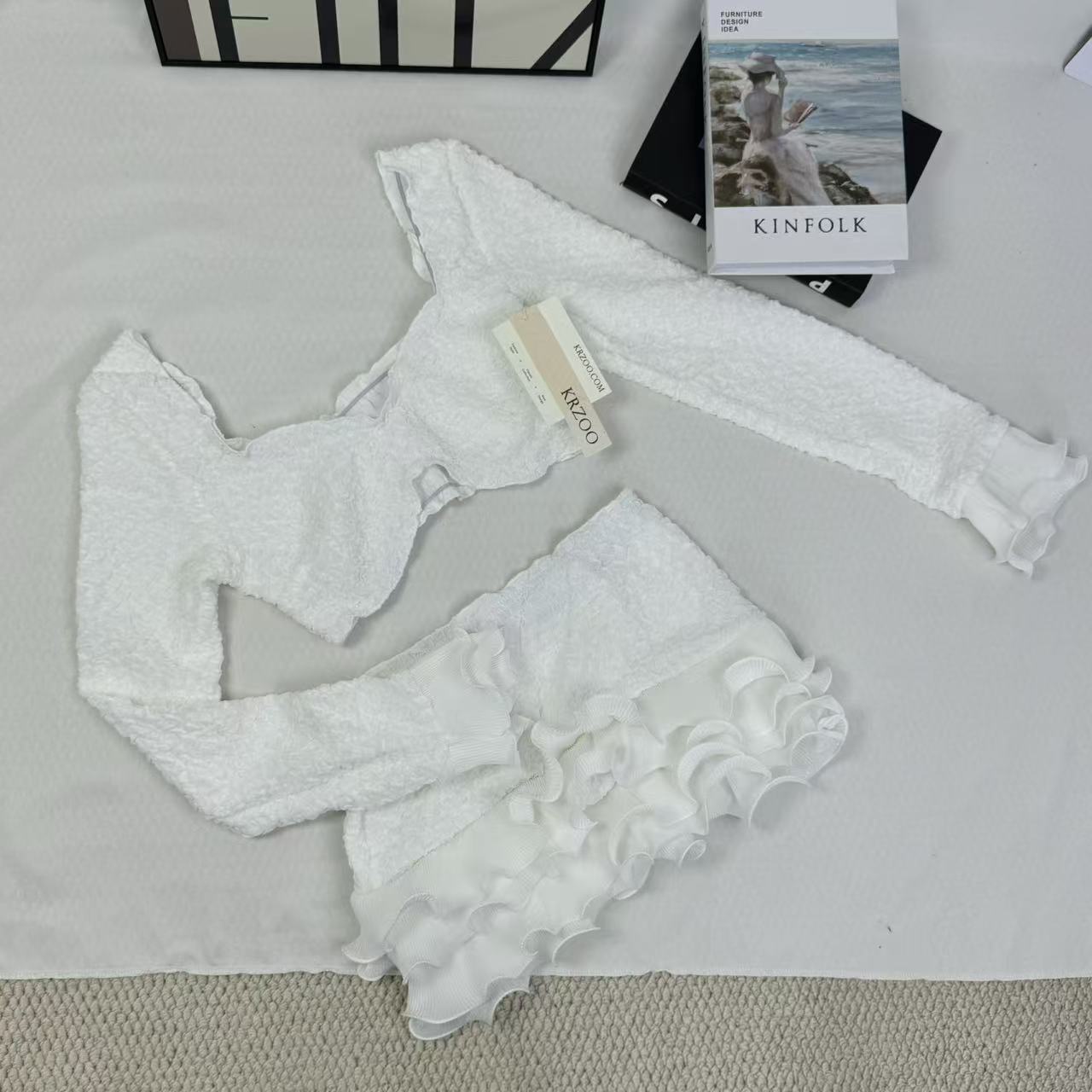 Blouse with wooden earflaps and half-skirt set