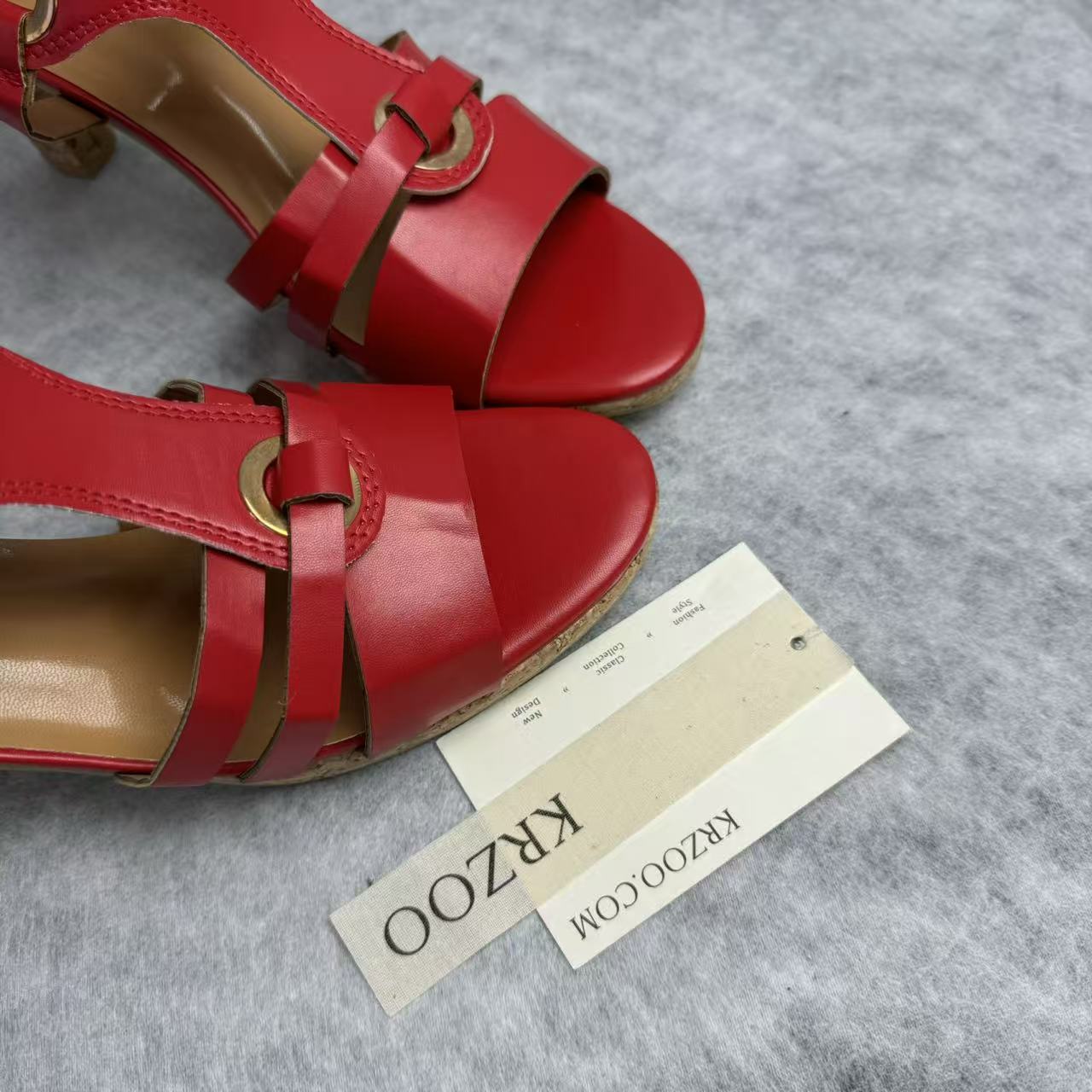 High heels with thick straps and high ankle rings