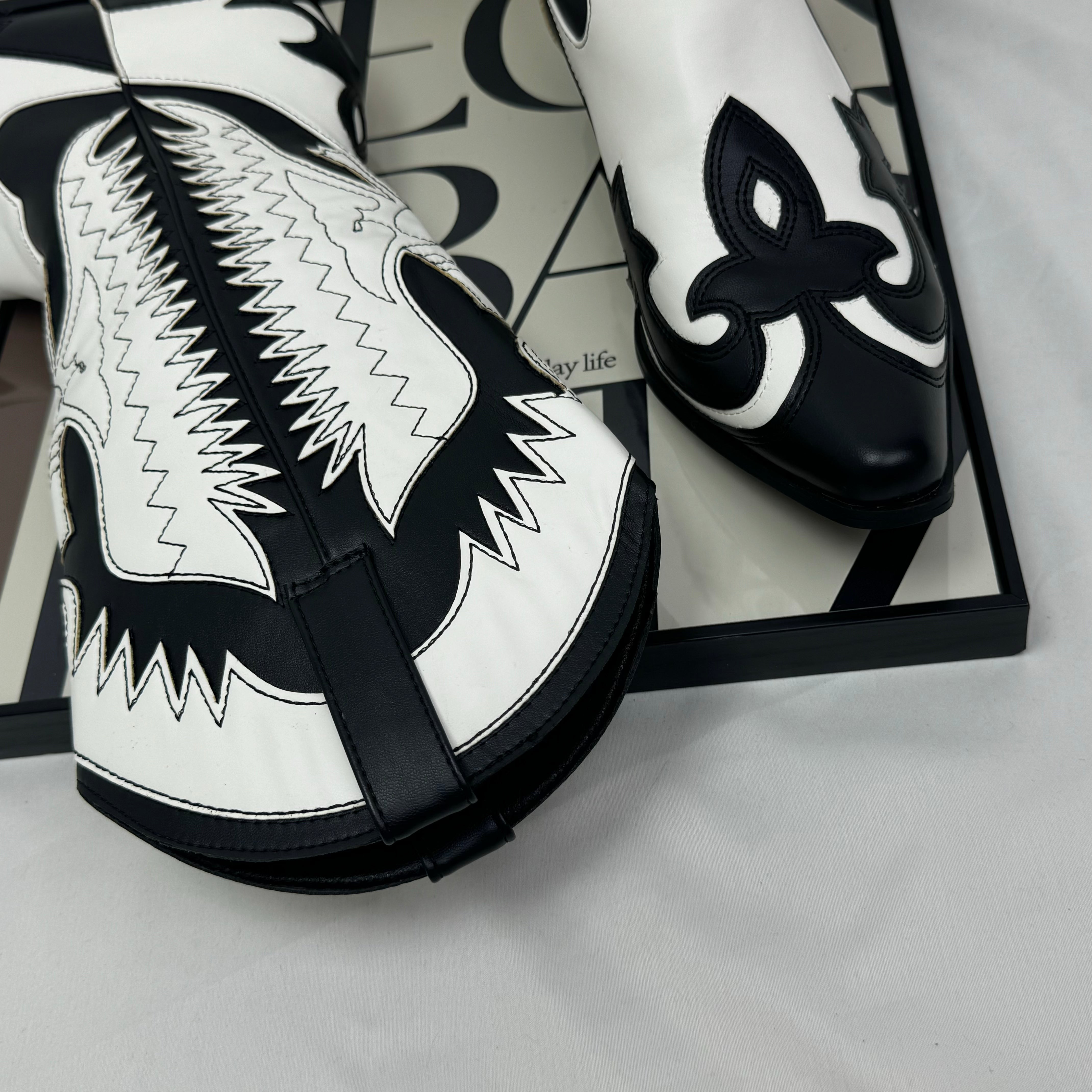 Knight boot pointed toe boots