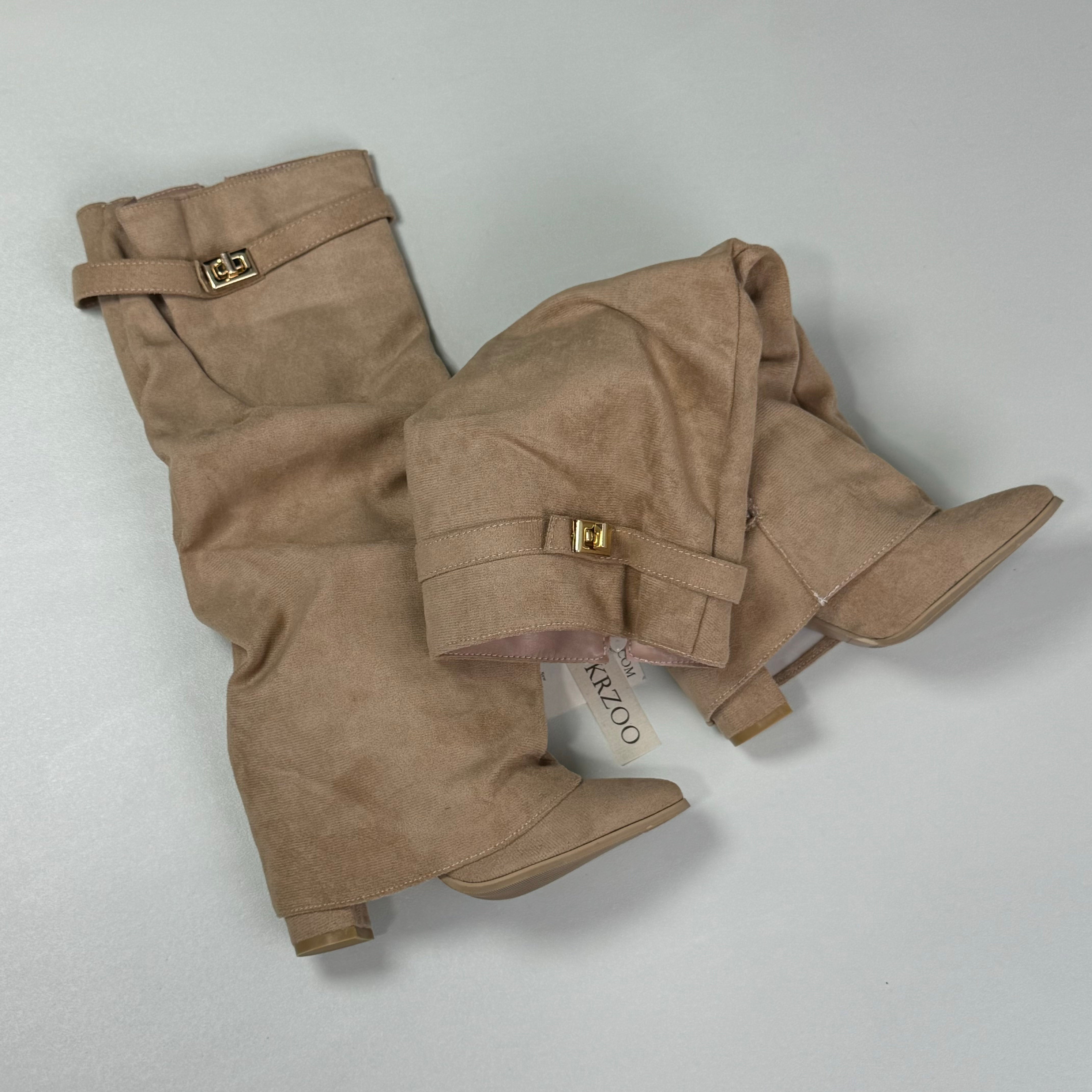 Pointed pleated metal buckle mid-length boots