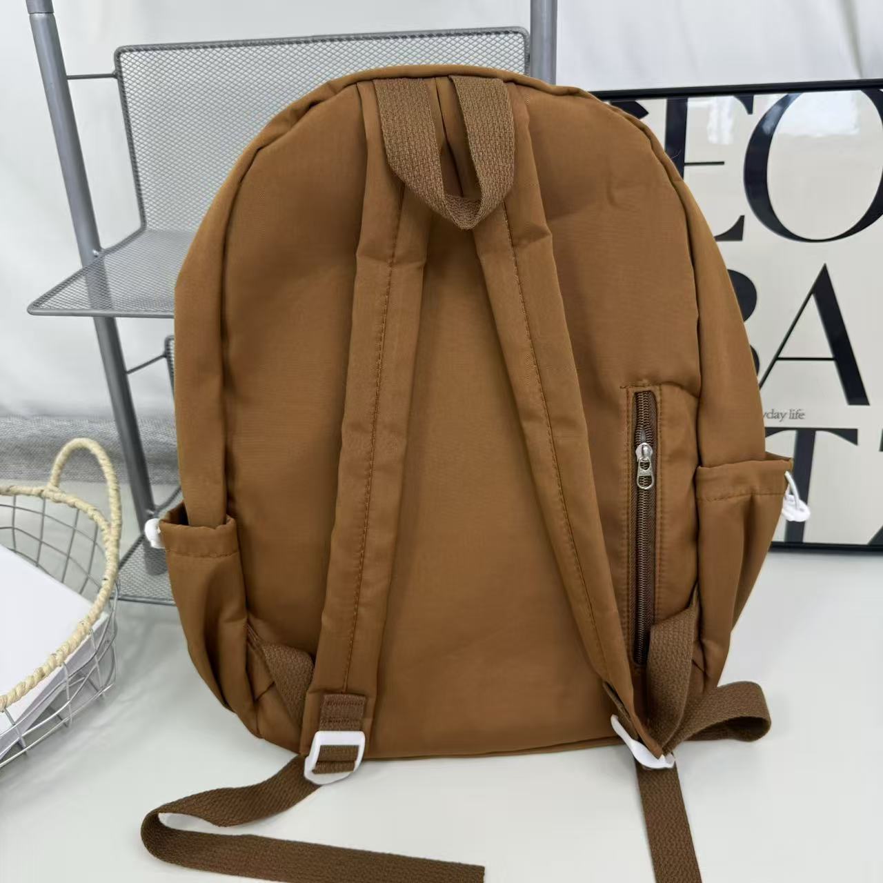 Large-capacity backpack for carrying books