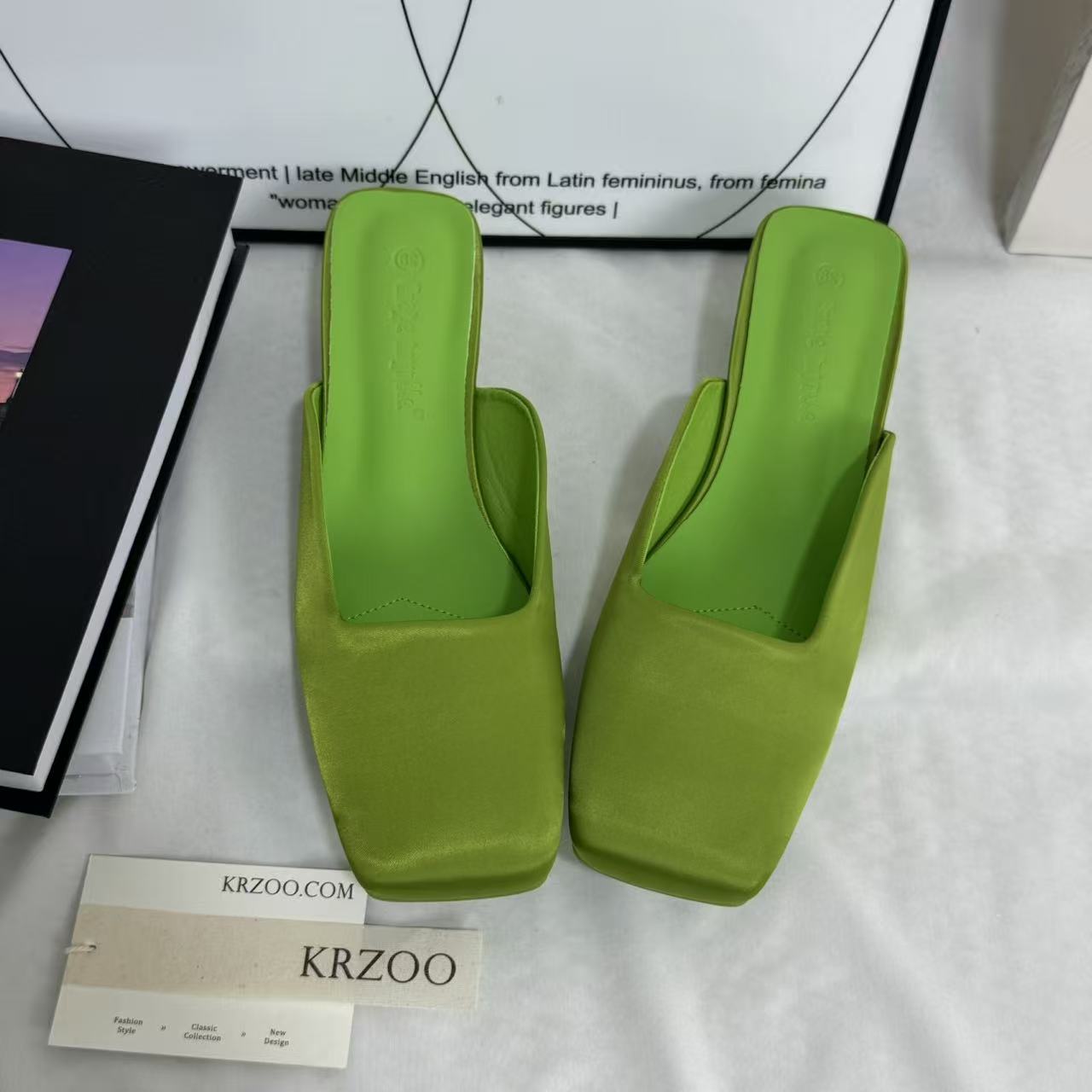 Square-Toe Closed-Toe Satin Triangle-Heeled Slippers