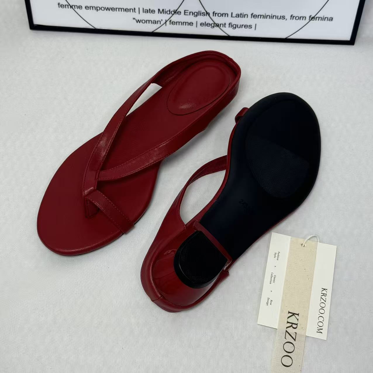 Fine ribbon pointed round-toed flip-flops