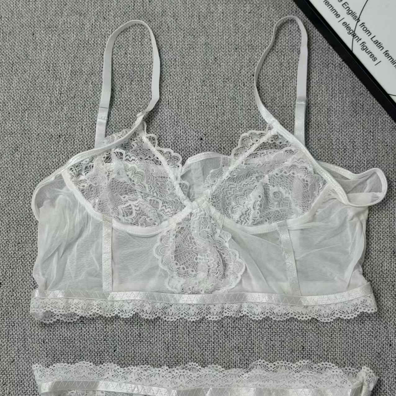 Lace deep V plunging bra set with two pieces