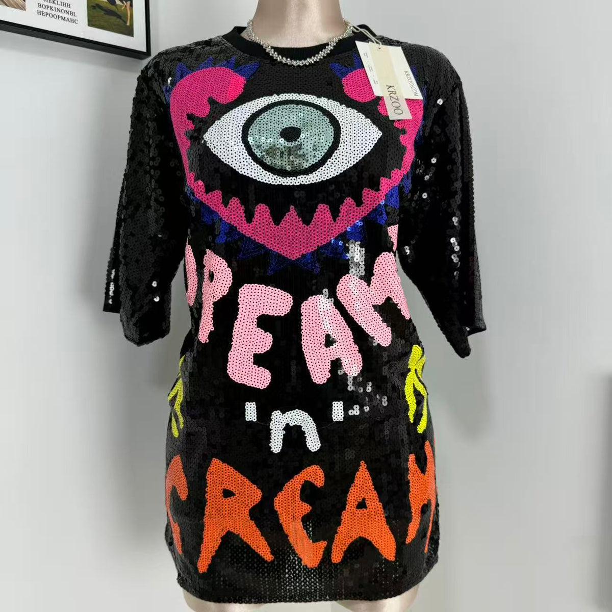 Heart-Eye Letter Sequin T-Shirt