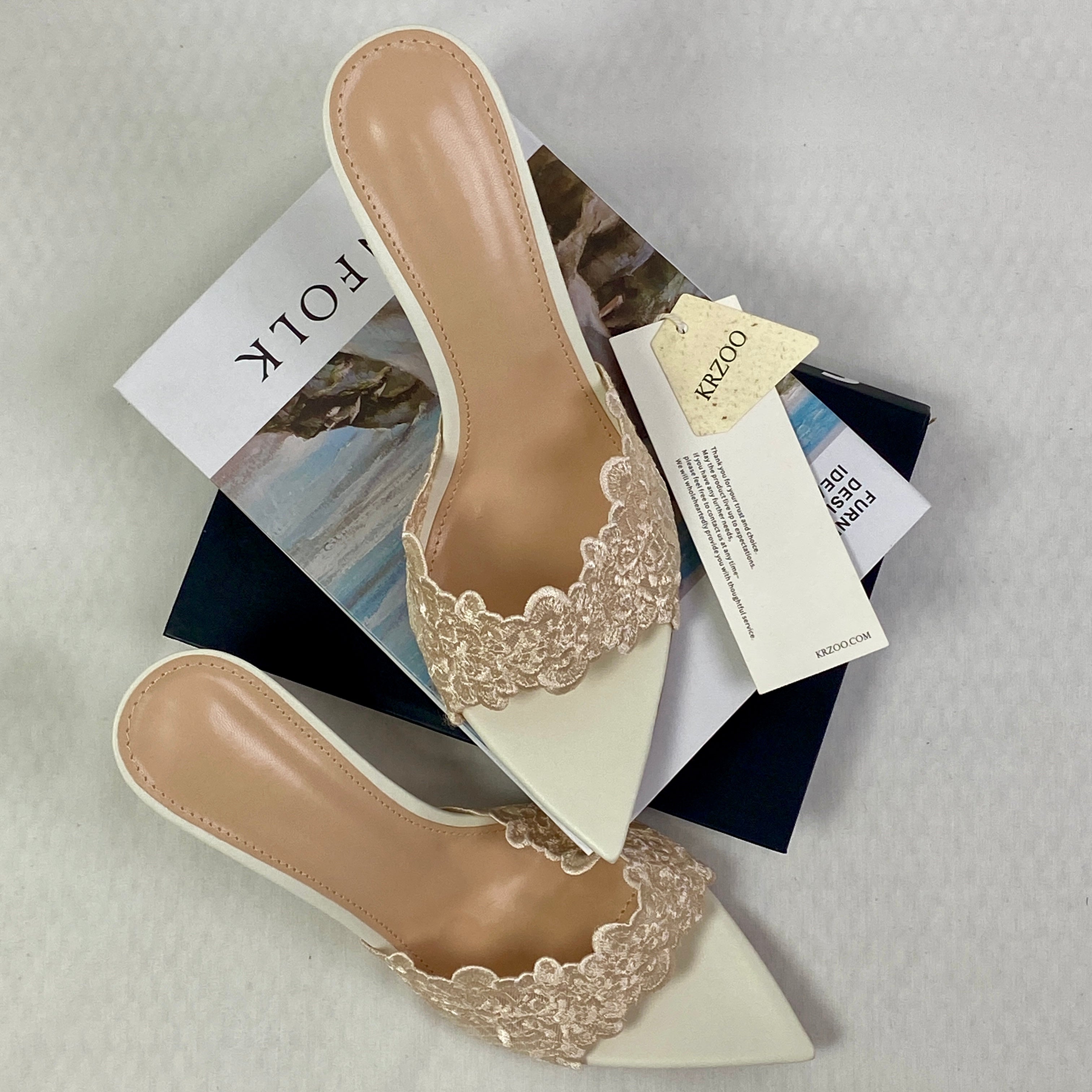 Embroidered low-heeled lace high heels