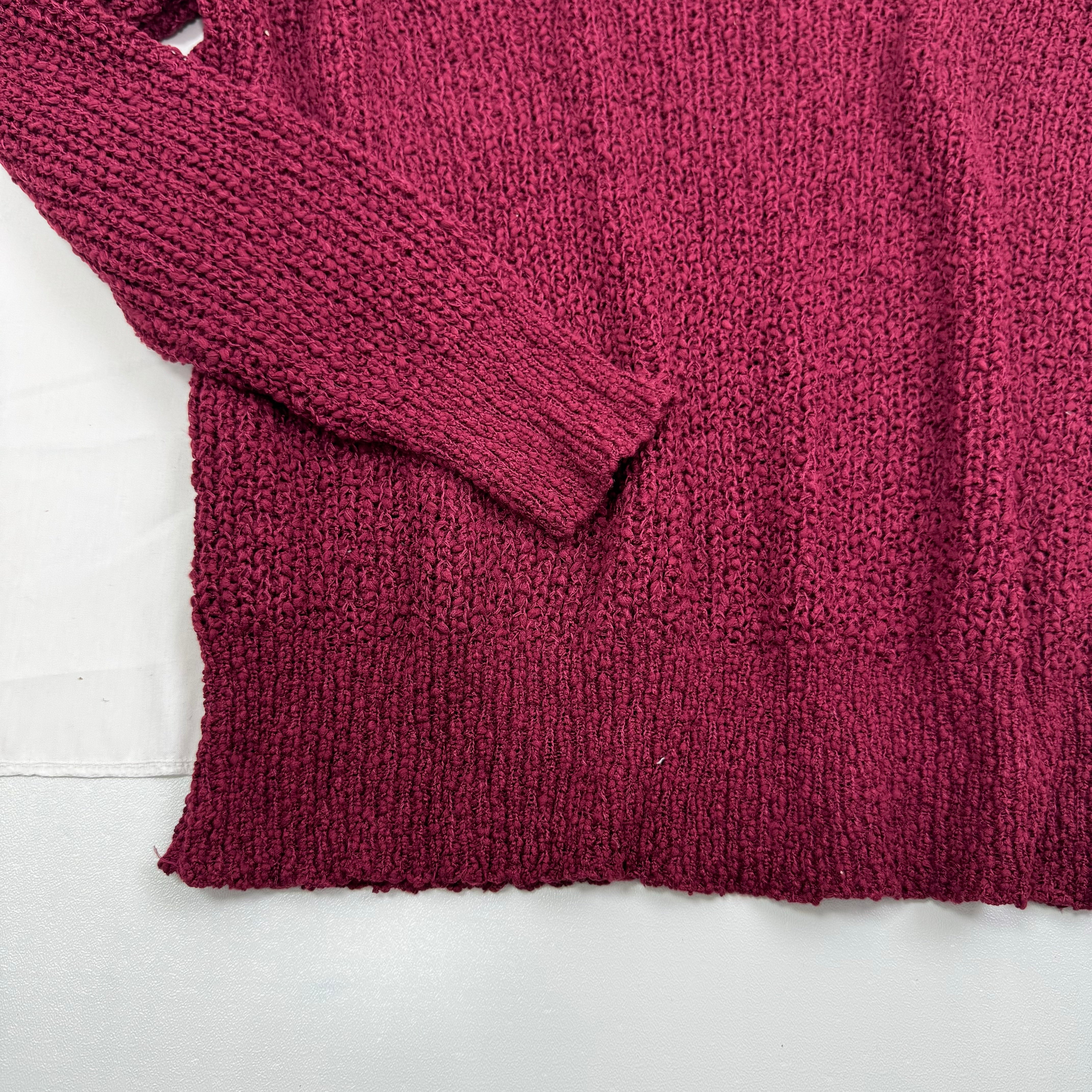 V-neck long-sleeved knitted sweater