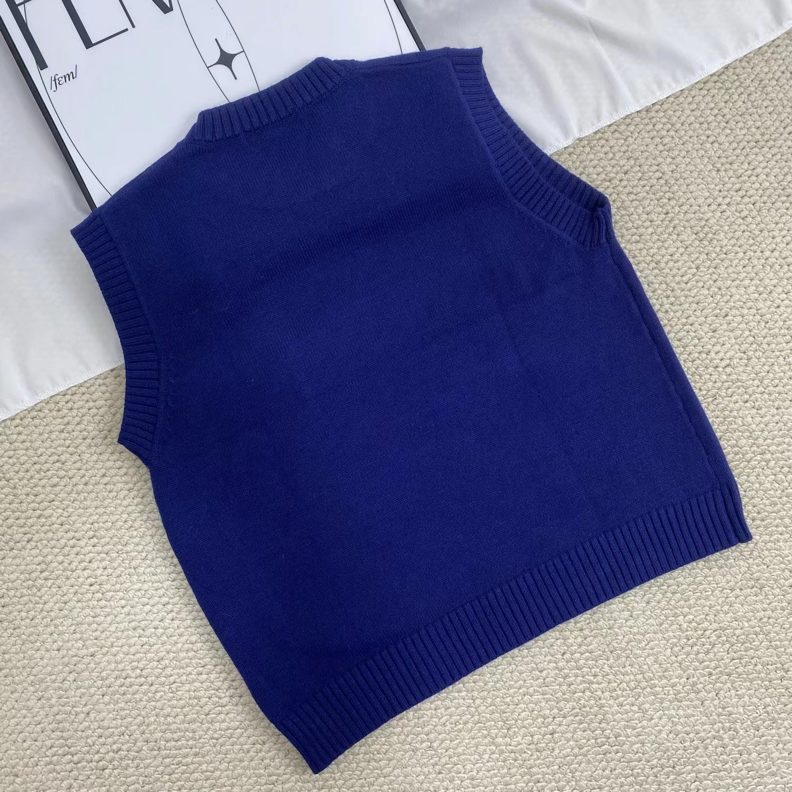 Round Neck Solid Color Knitted Vest