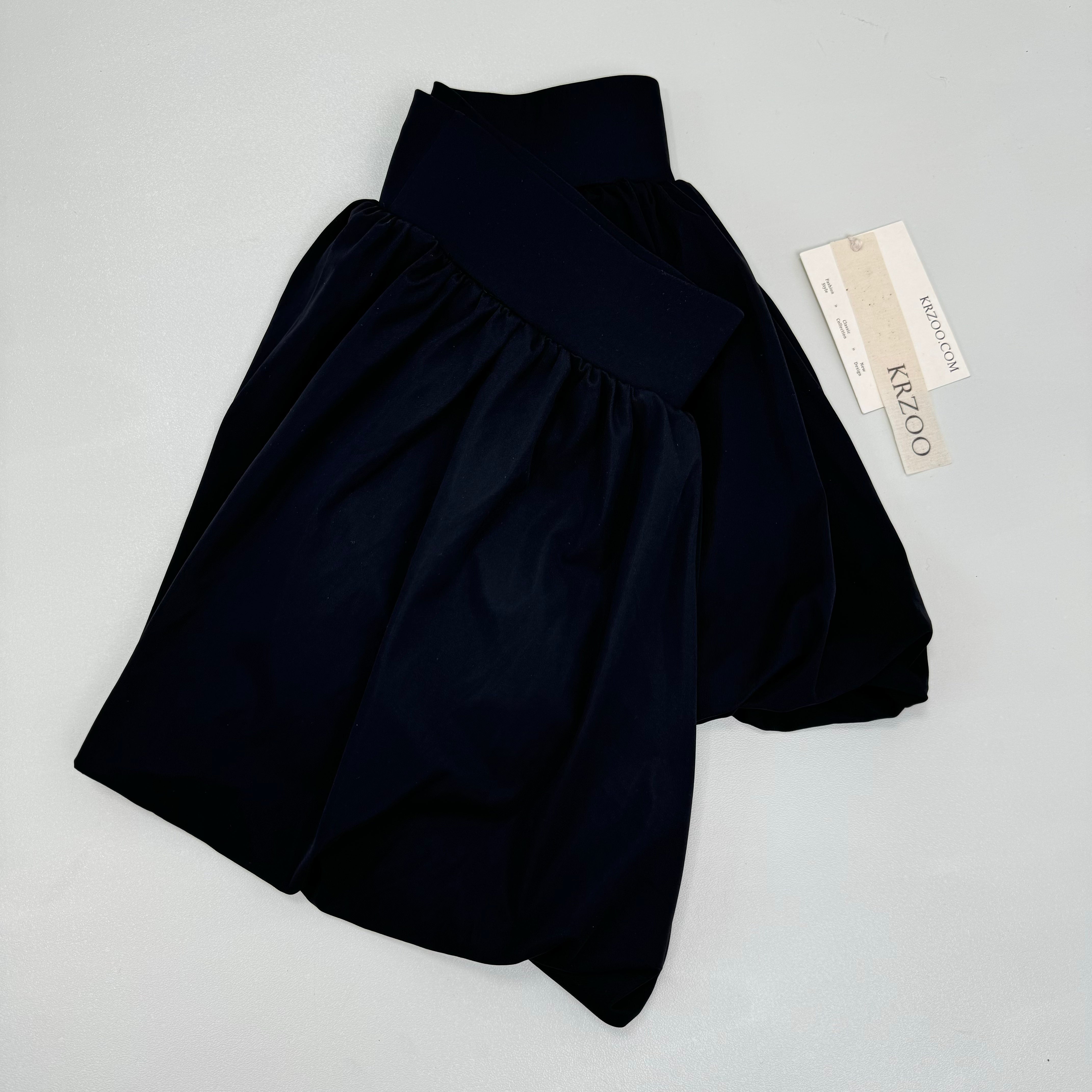 Pom-pom flowered half-length skirt