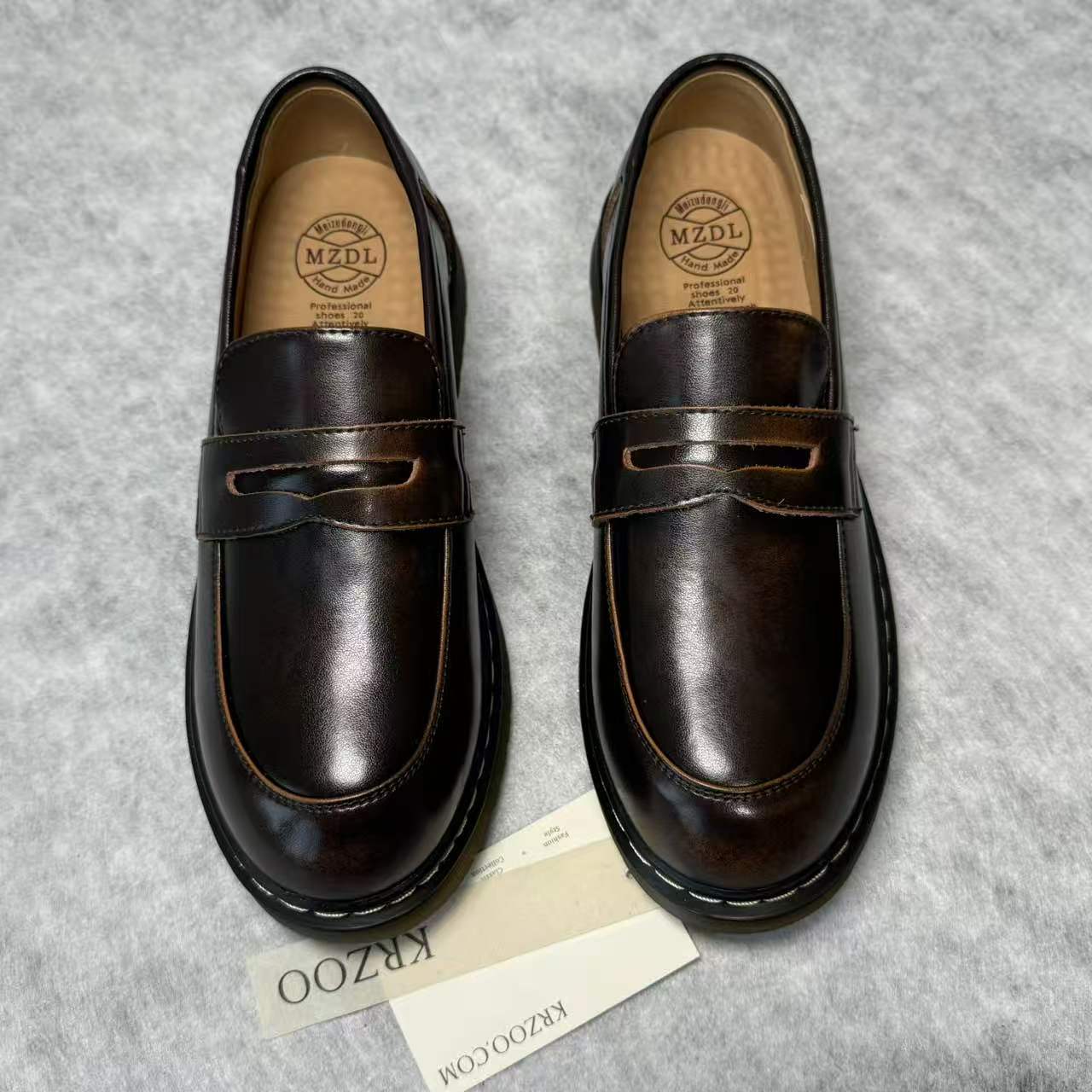 Put on flat-soled leather shoes