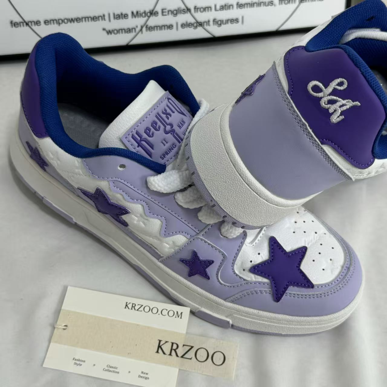 Heightening board shoes with star color contrast