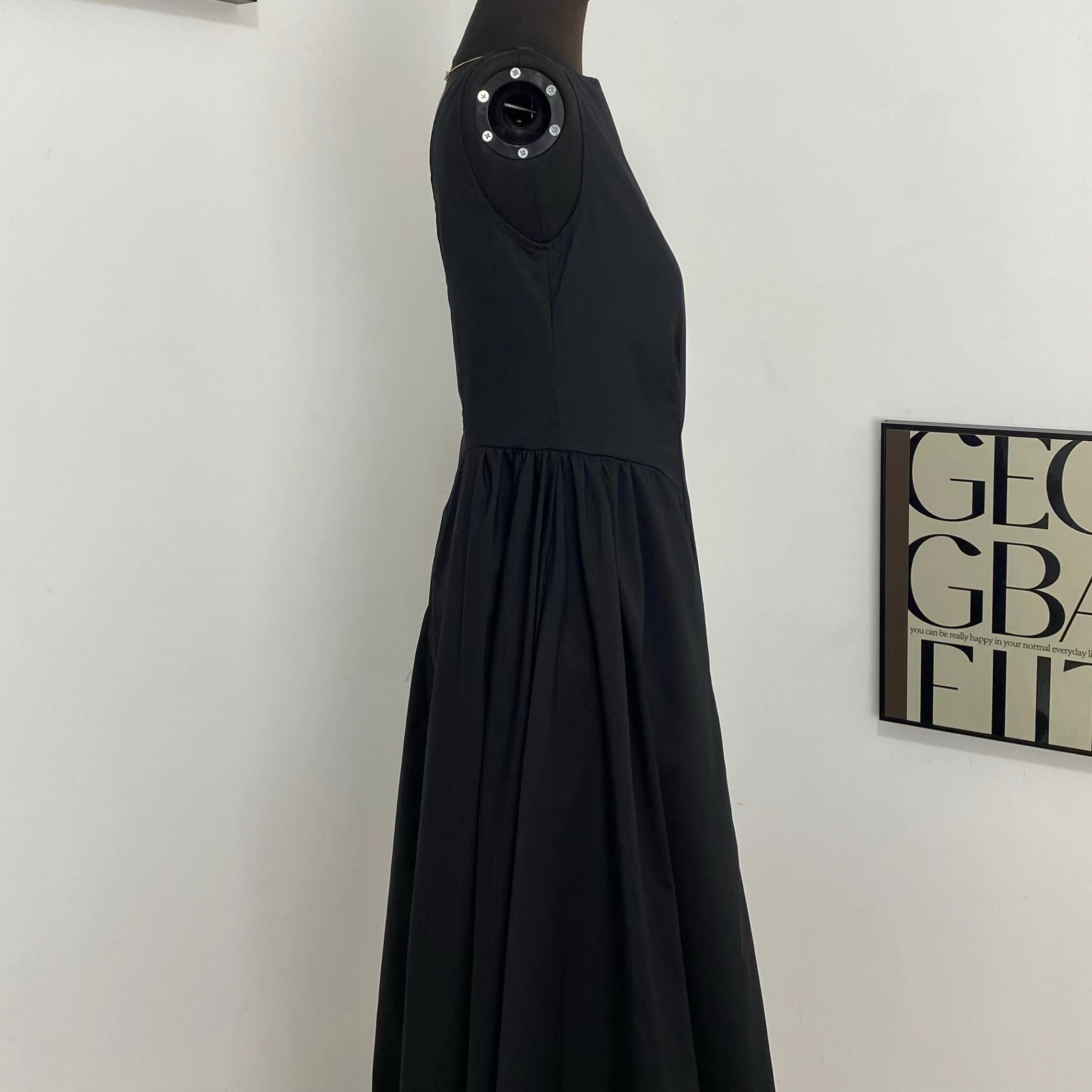 Hepburn Style Sleeveless Dress
