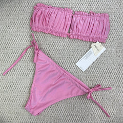 Strapless three-piece bikini