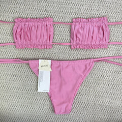 Strapless three-piece bikini
