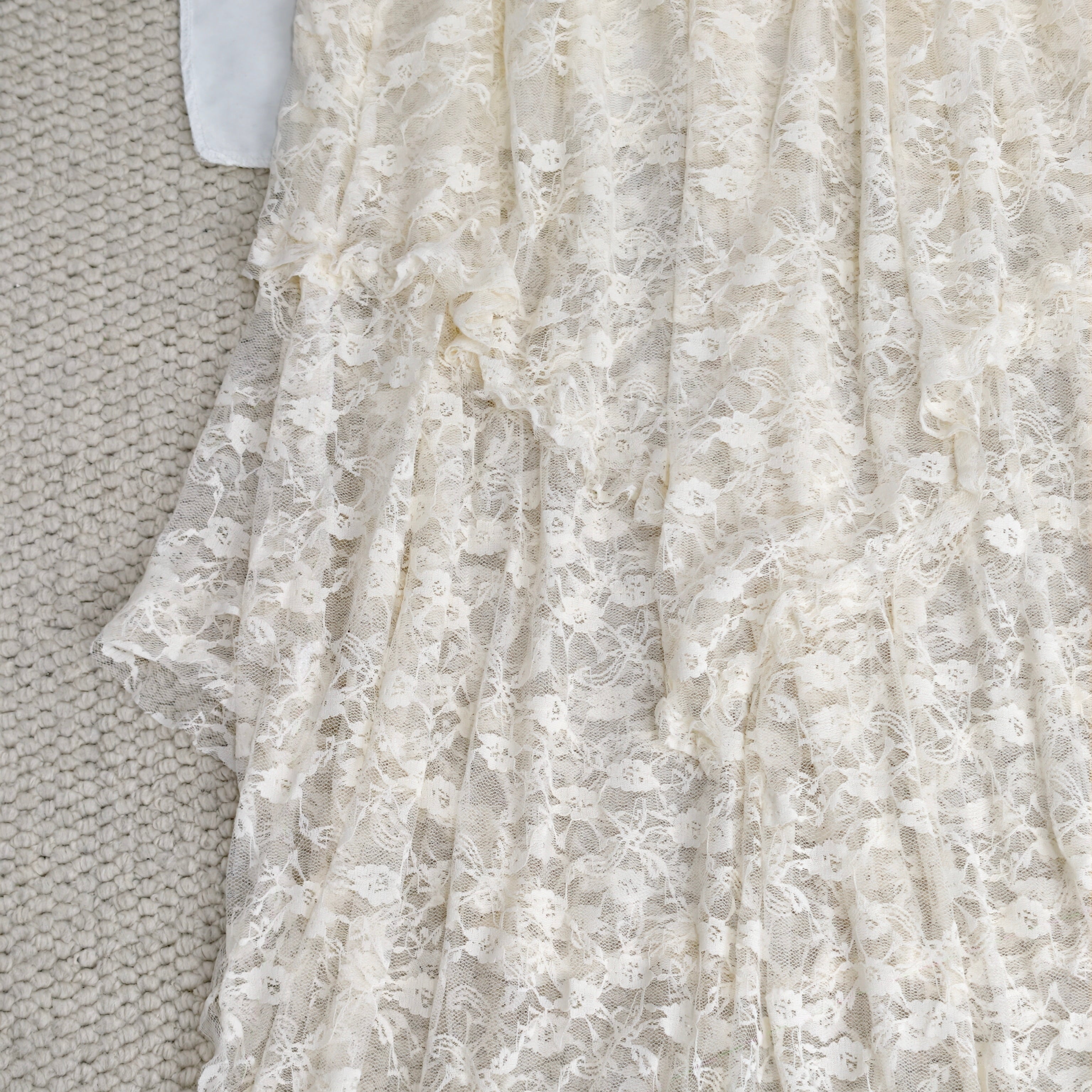 Ruffled irregular hemmed half-length skirt
