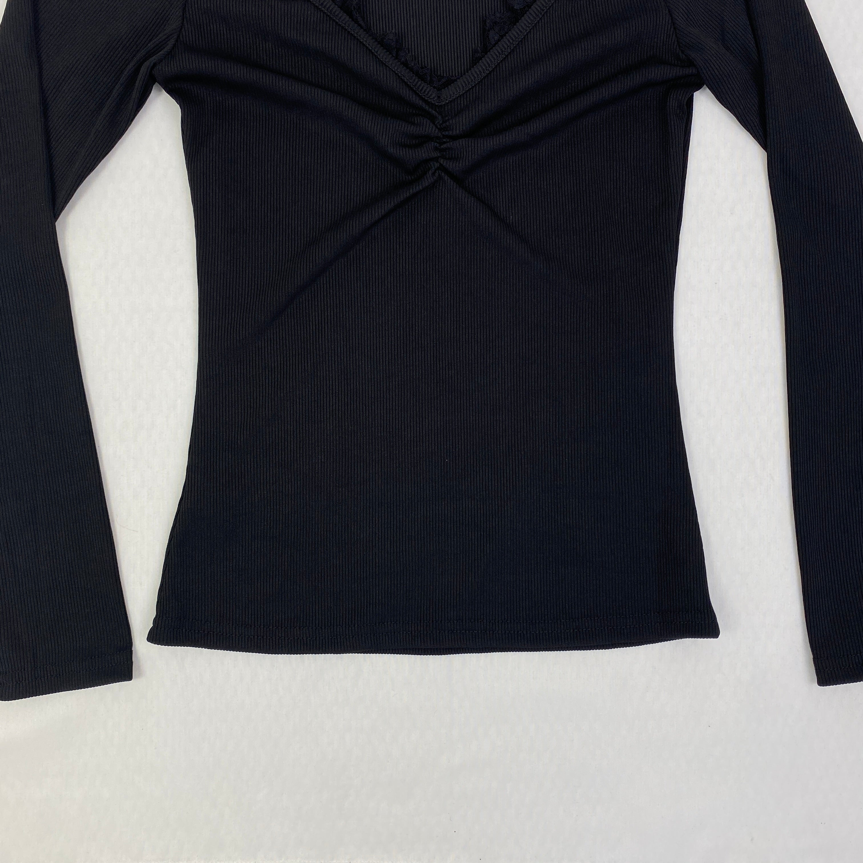 Ruffled knot V-neck base shirt