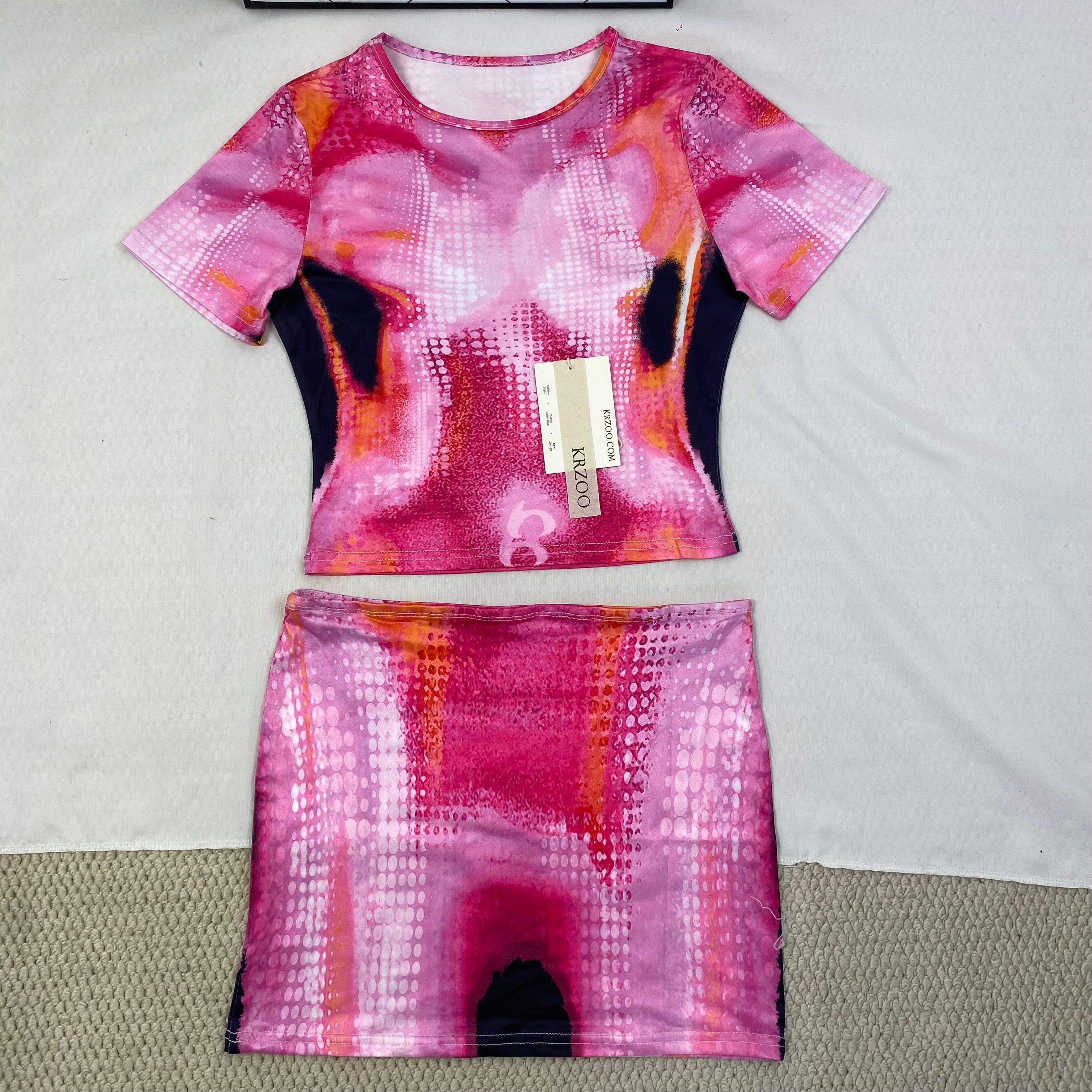 Printed short T-shirt and fitted short skirt set