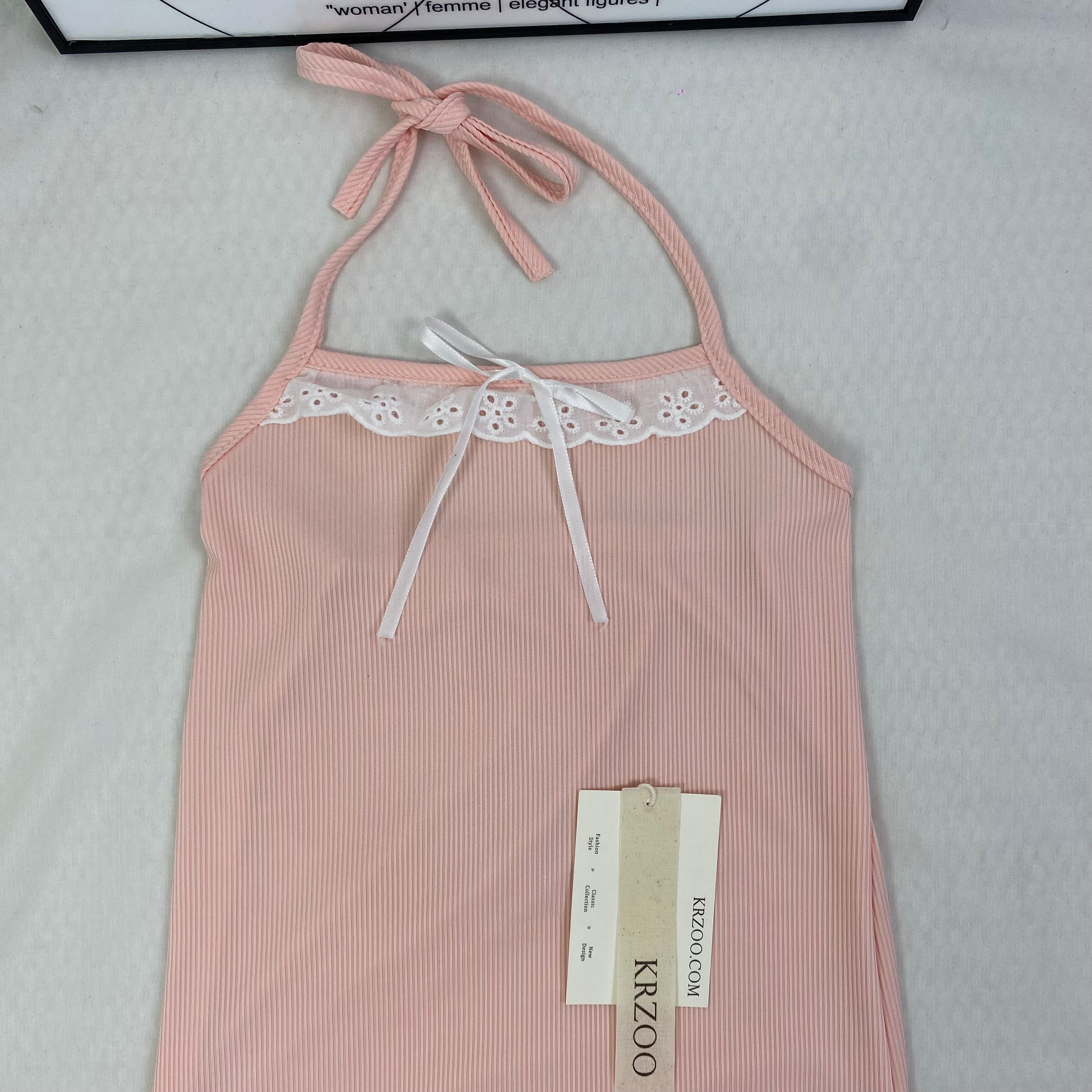 Strapless dress with lace at the waist