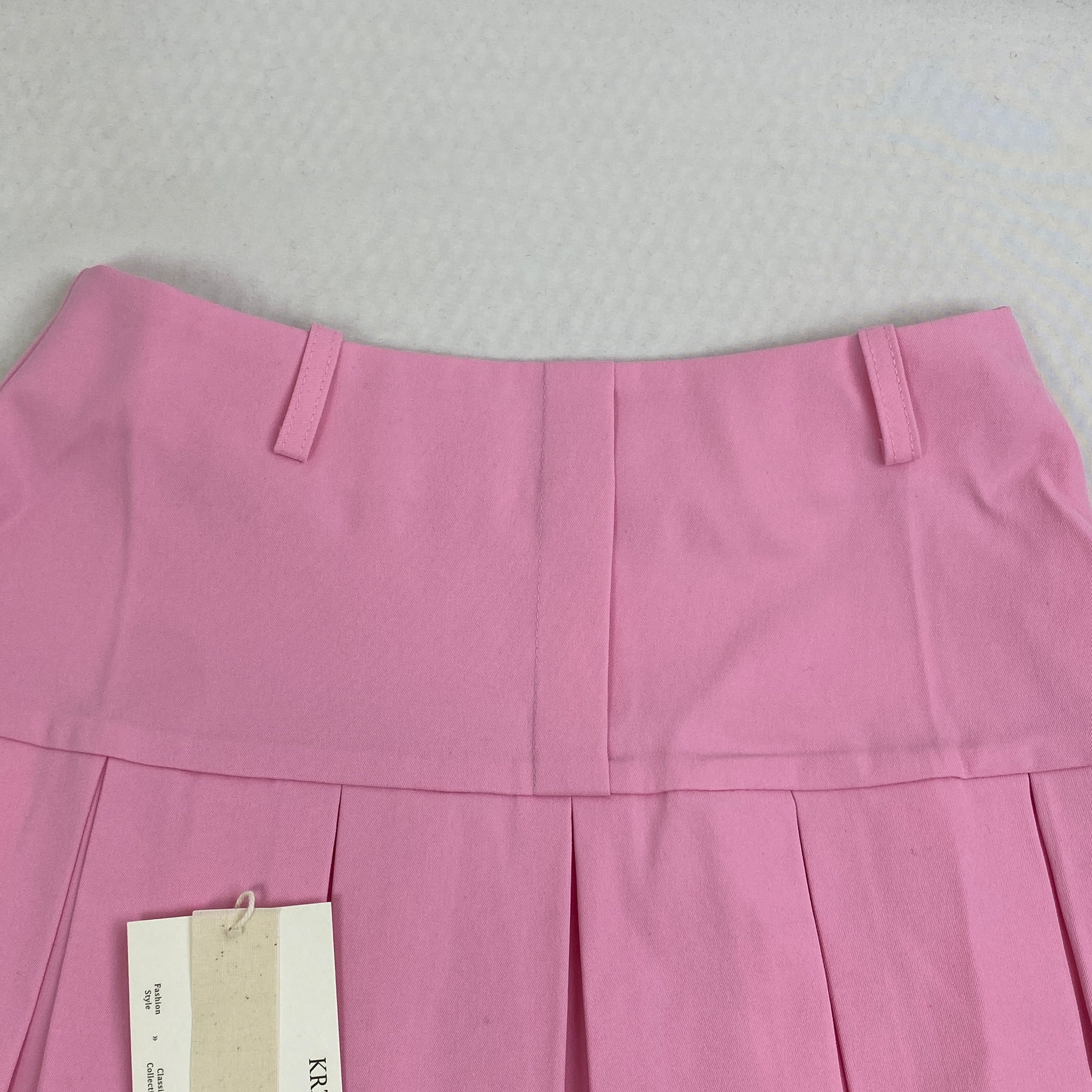 Pleated slit pocket mini skirt