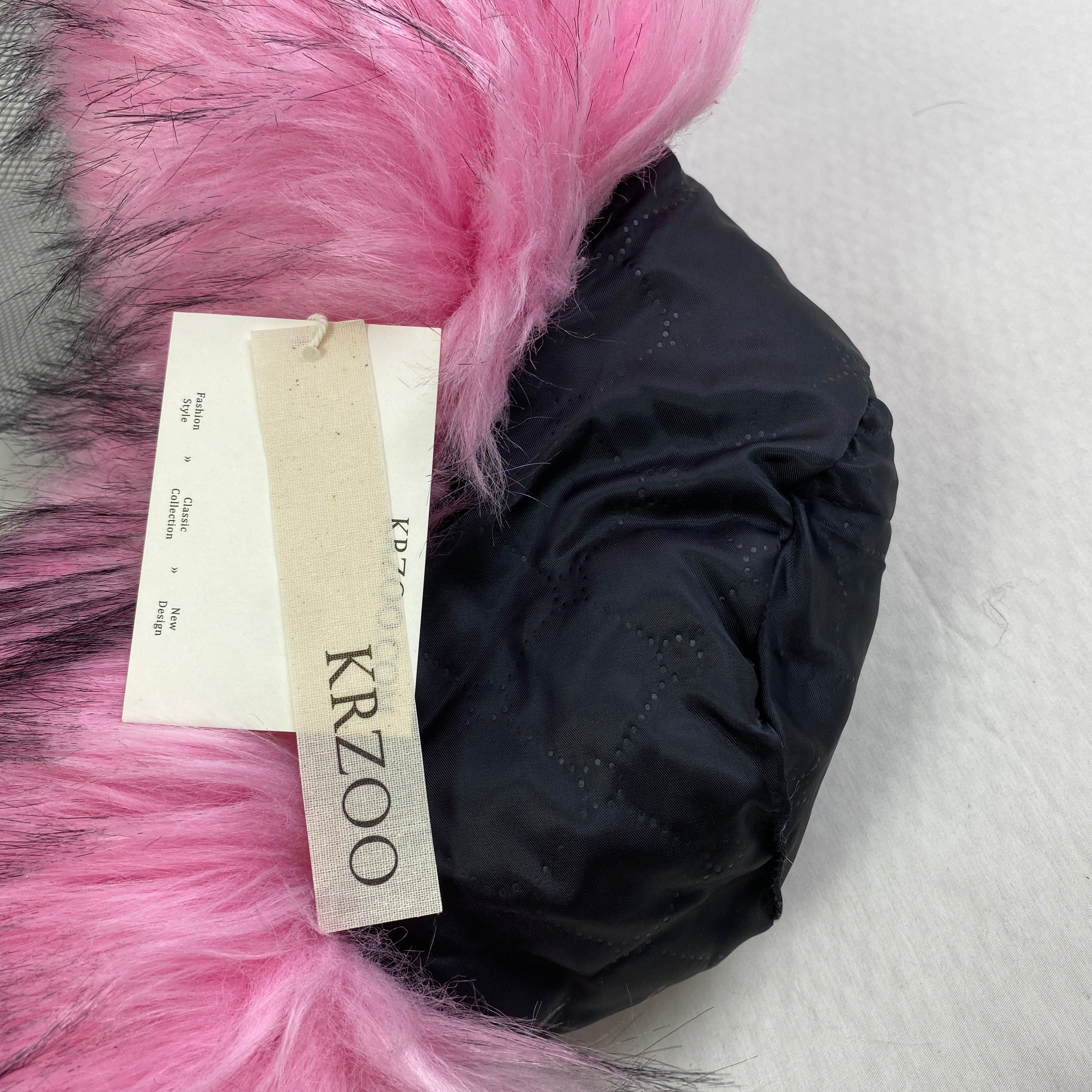 Fisherman's bucket hat with warm faux fur lining