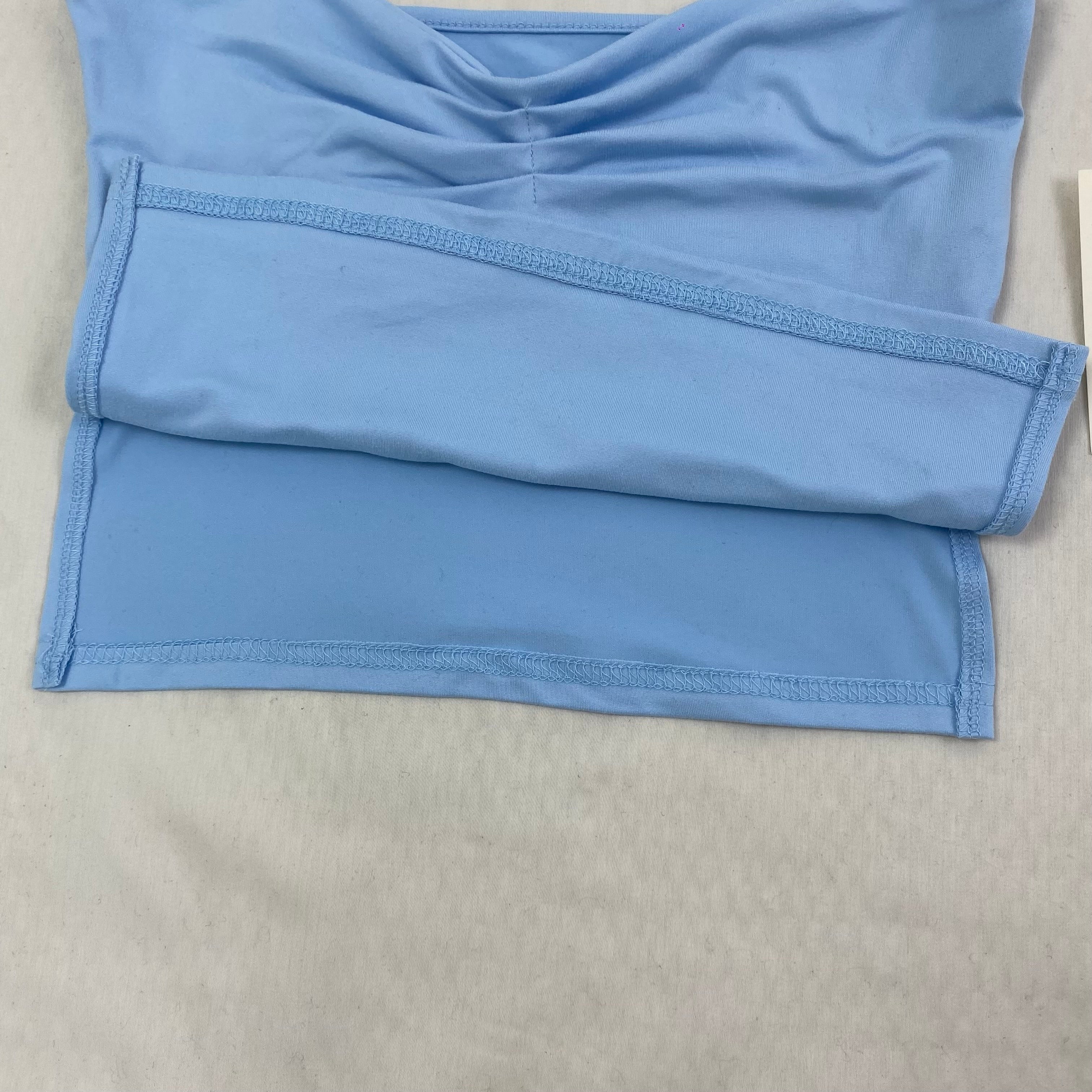 Square-neck wrinkled halter-neck backless T-shirt