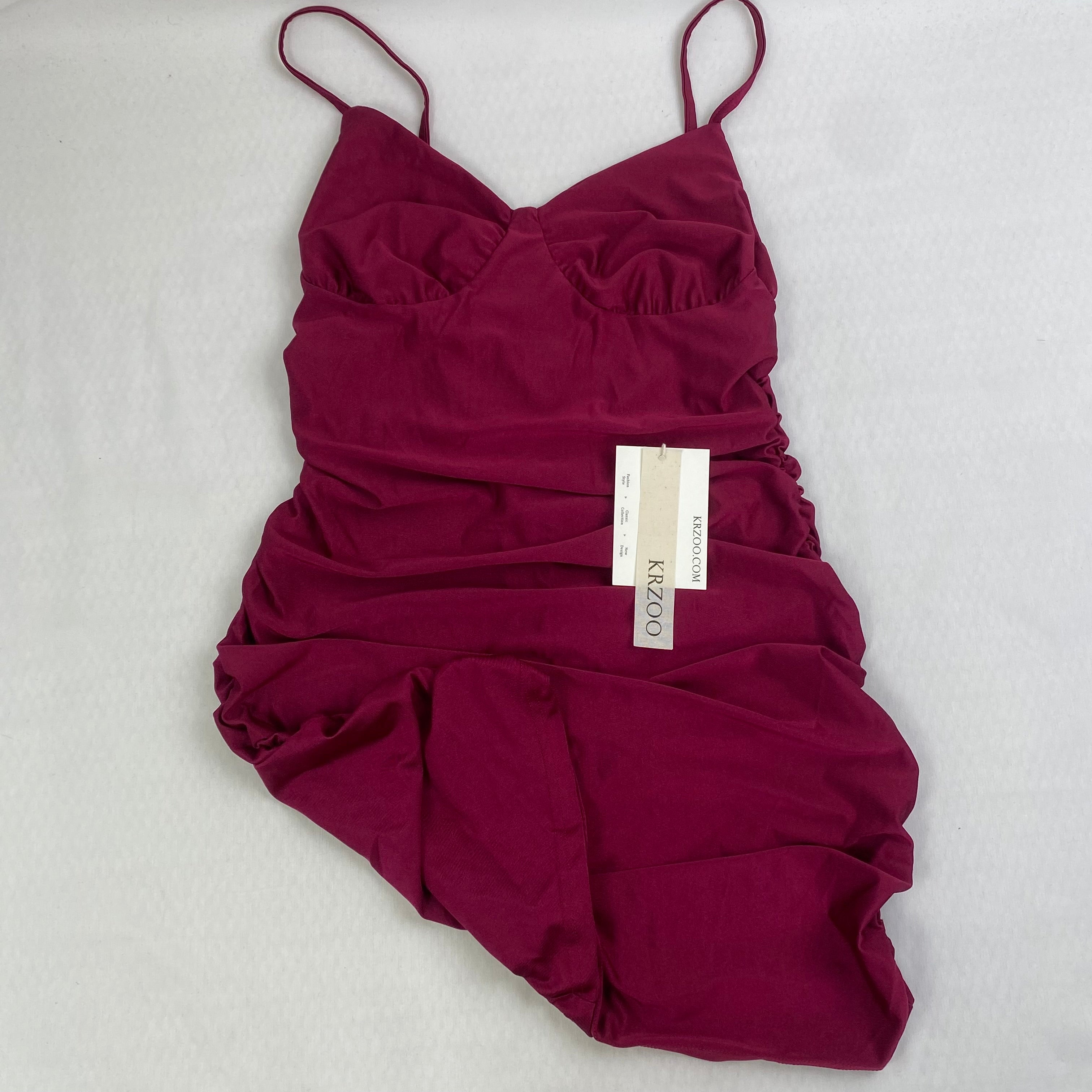 Low-neck pleated dress