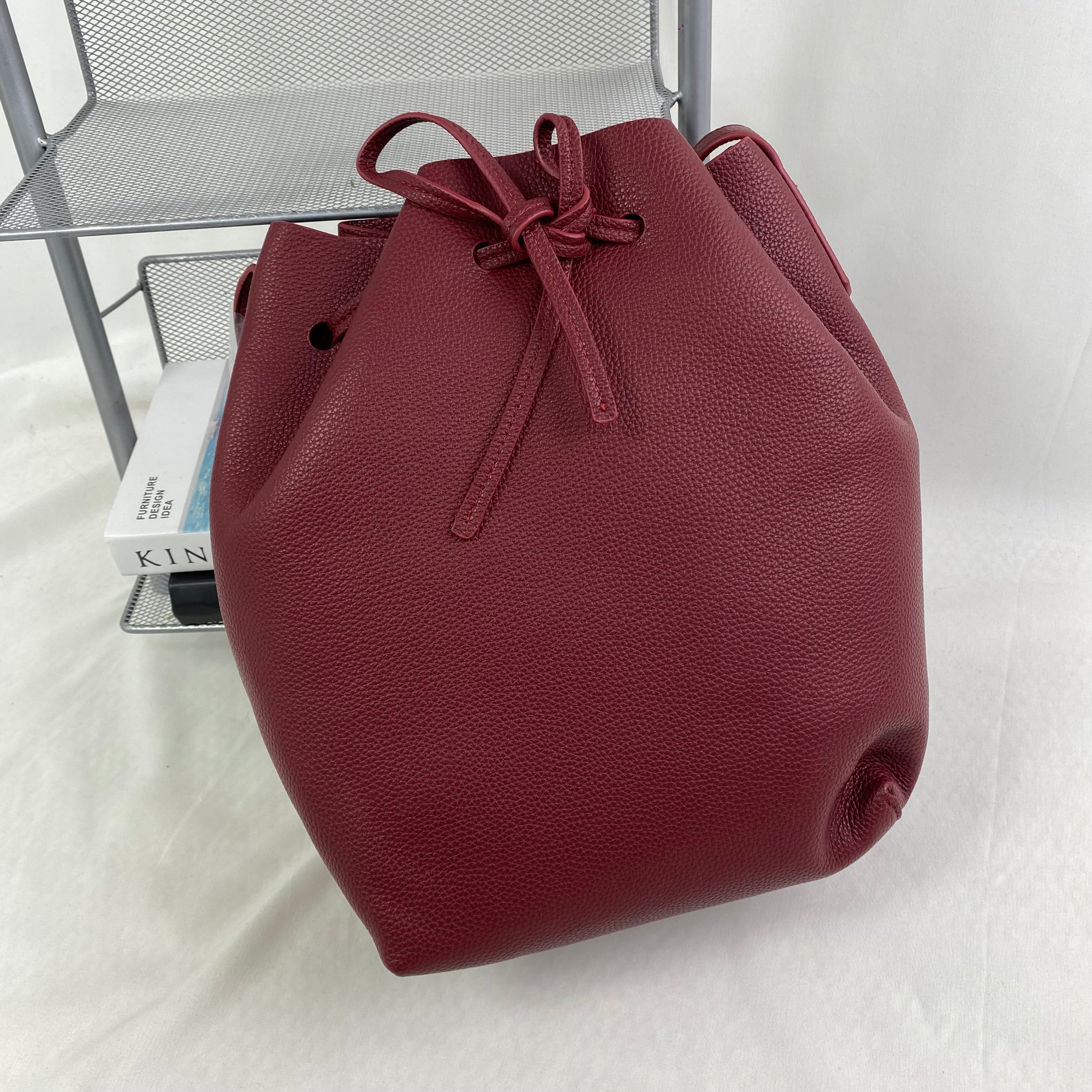 Retro drawstring bucket-style crossbody bag