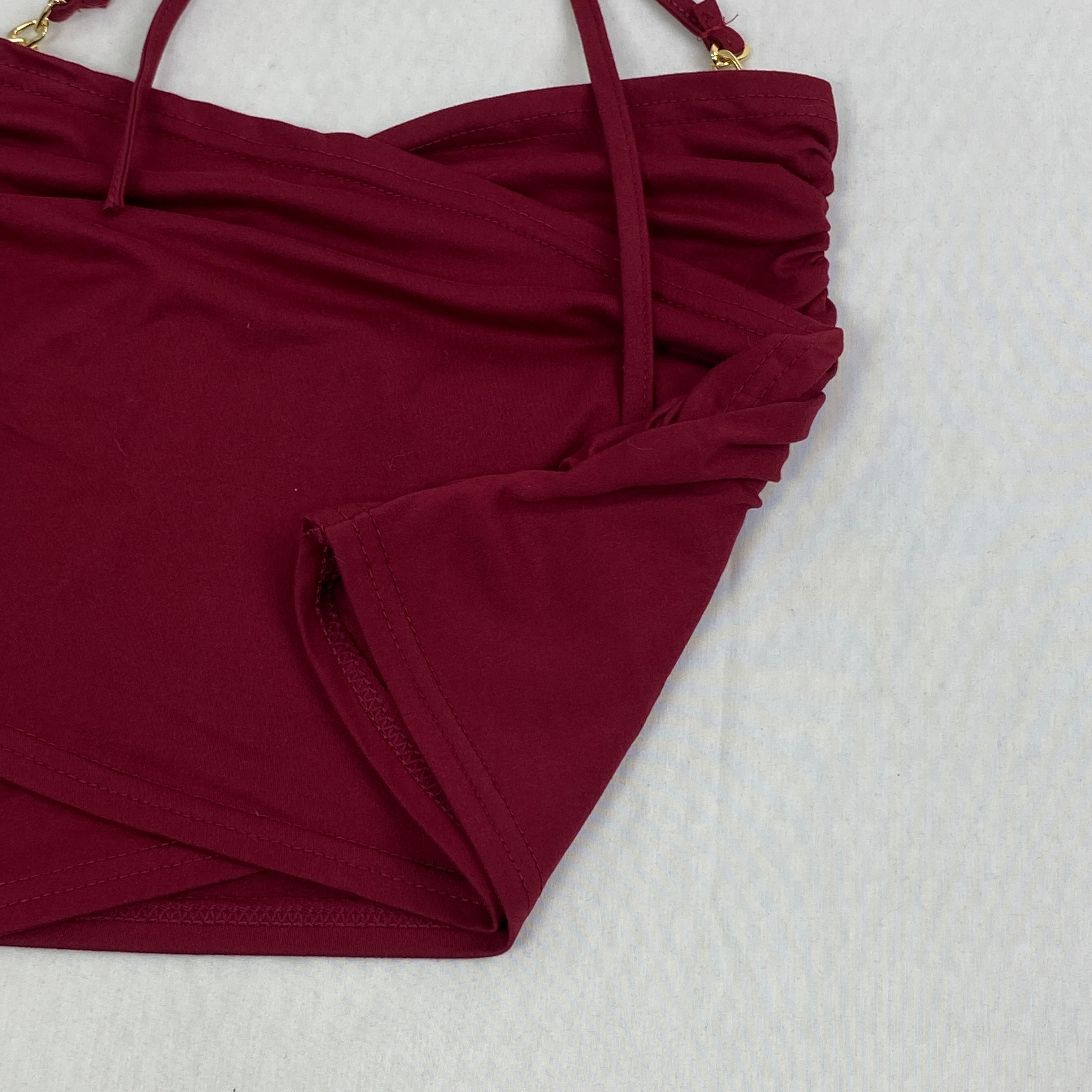 Low-cut neckline short metal chain vest