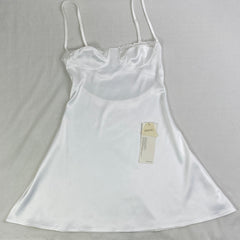 Solid-color backless lace-trimmed short dress