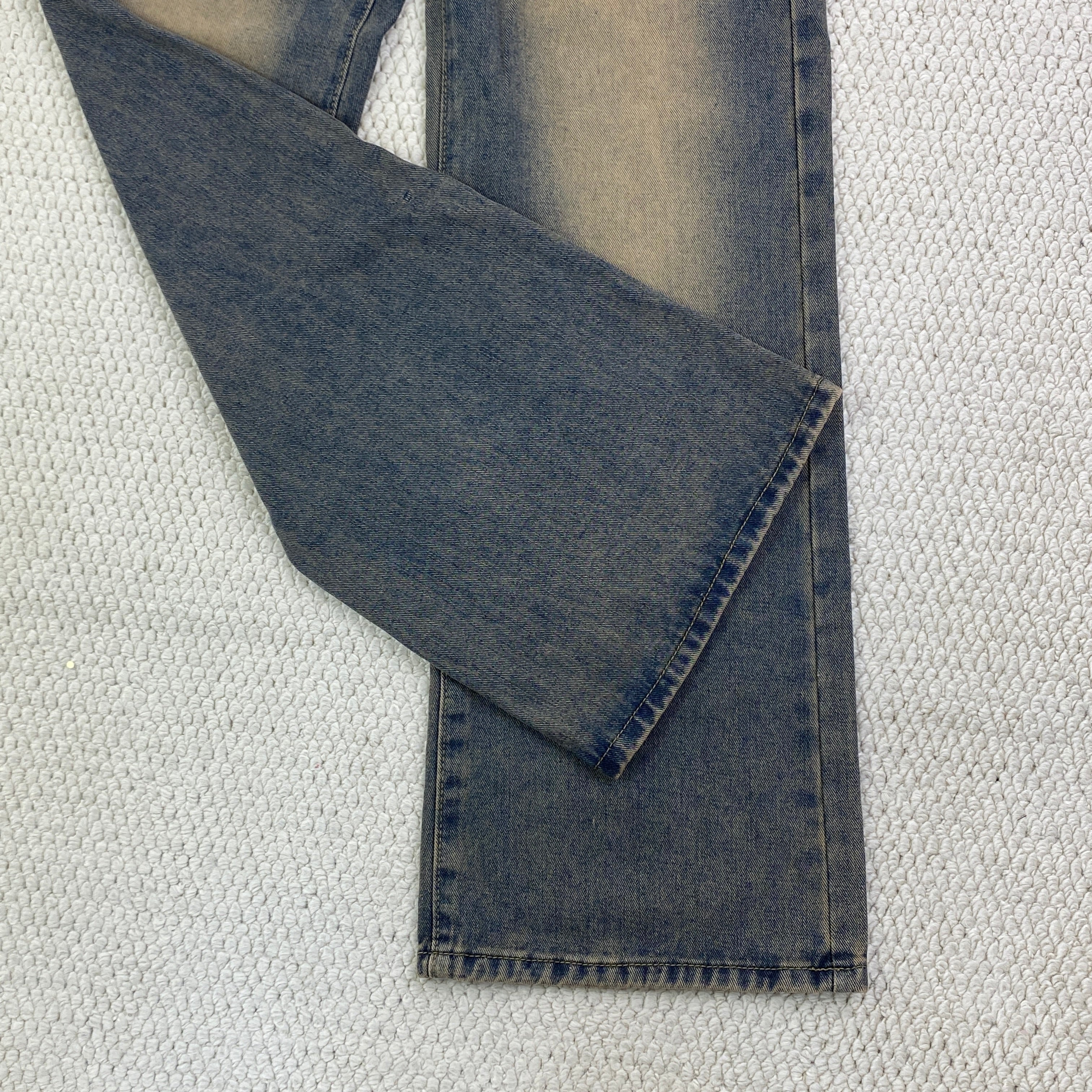 Wide-leg, stretchy and loose fit jeans