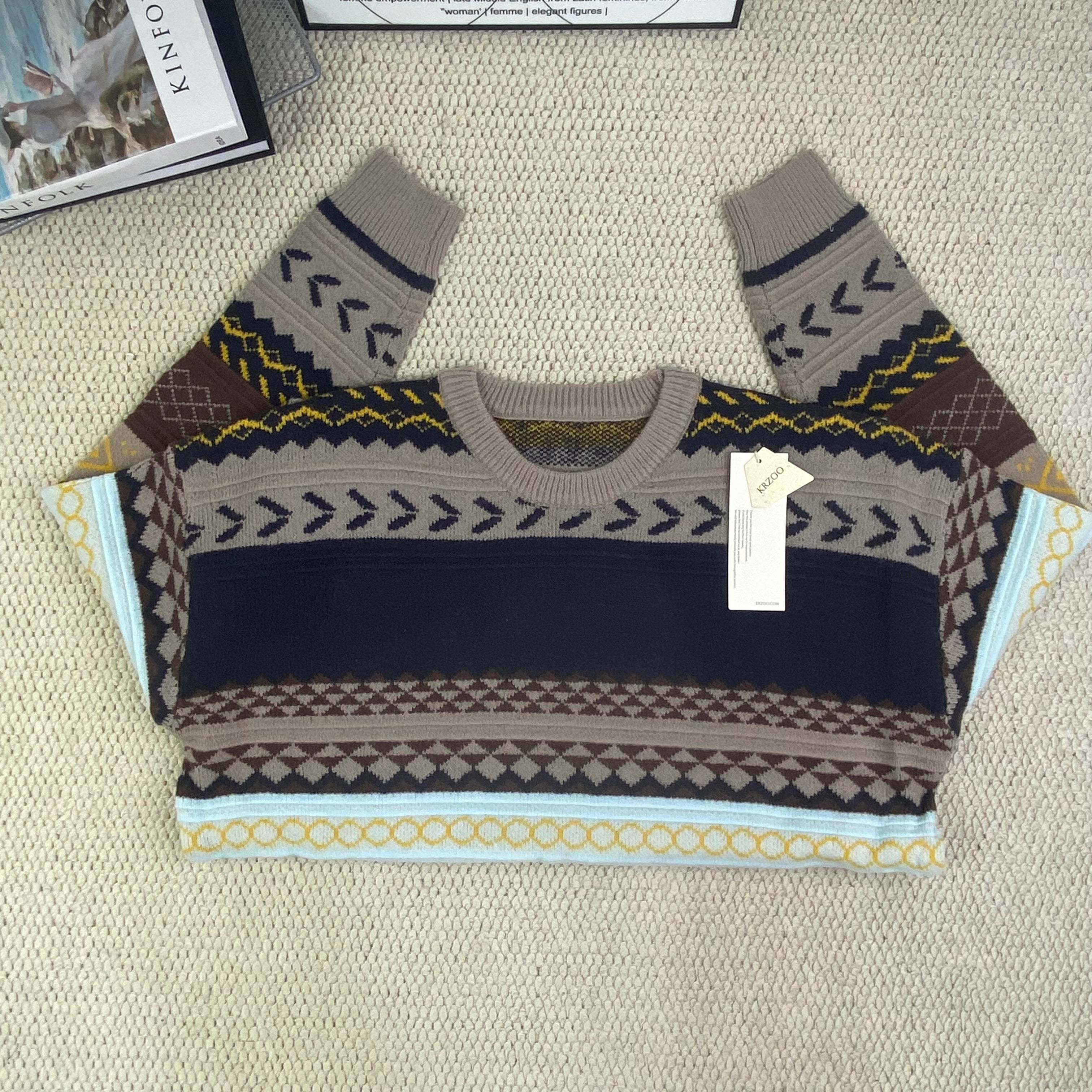 Knitted sweater with jacquard pattern