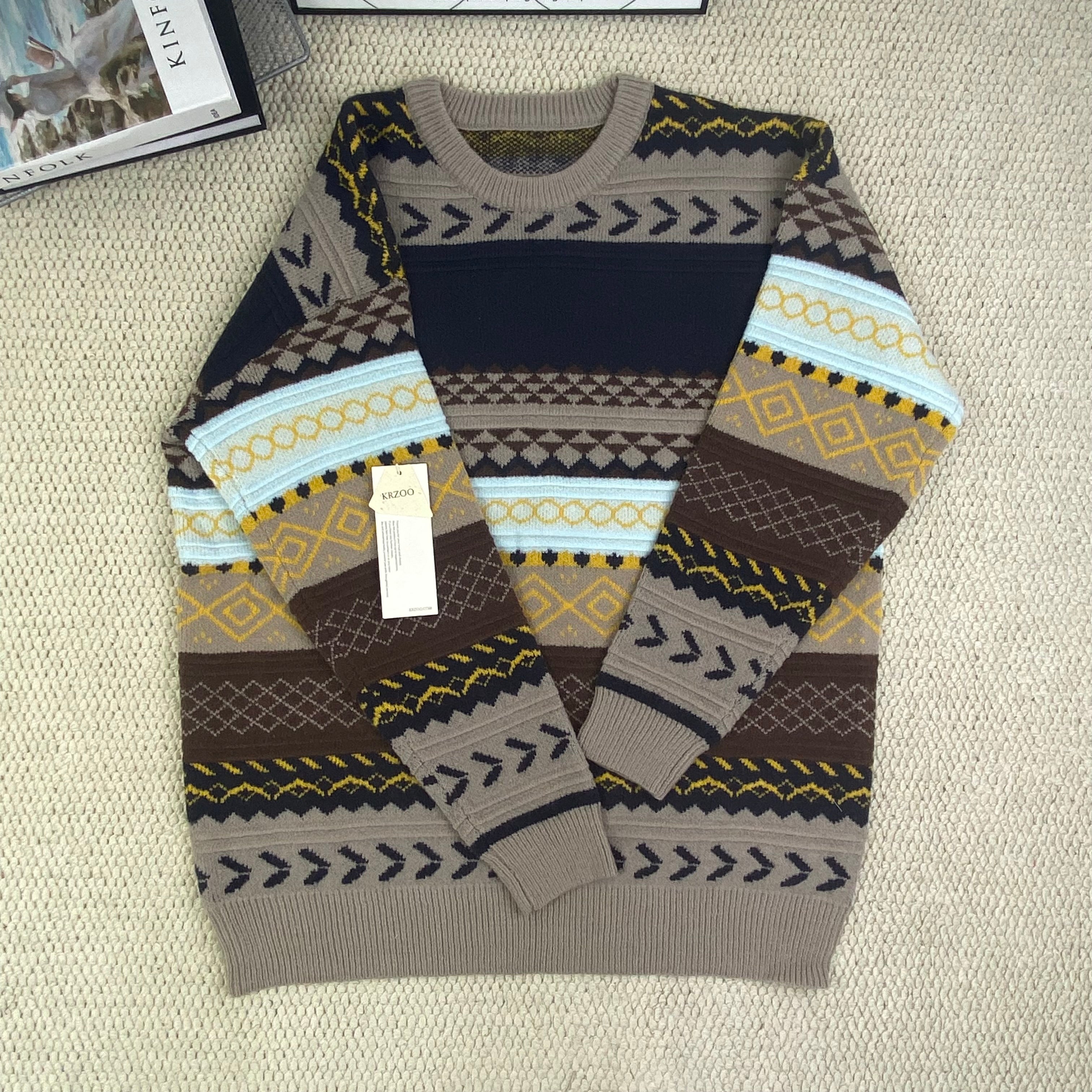 Knitted sweater with jacquard pattern