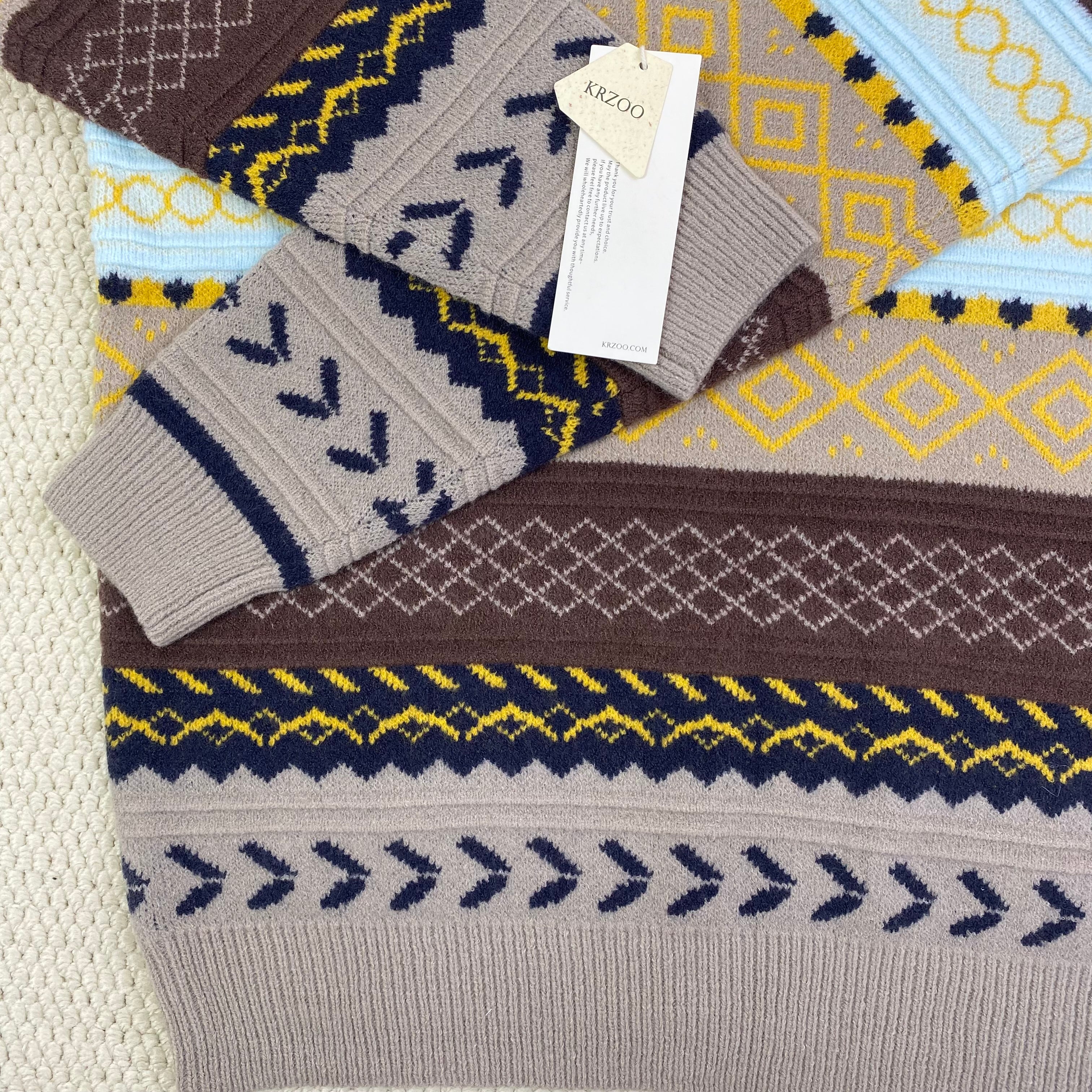 Knitted sweater with jacquard pattern