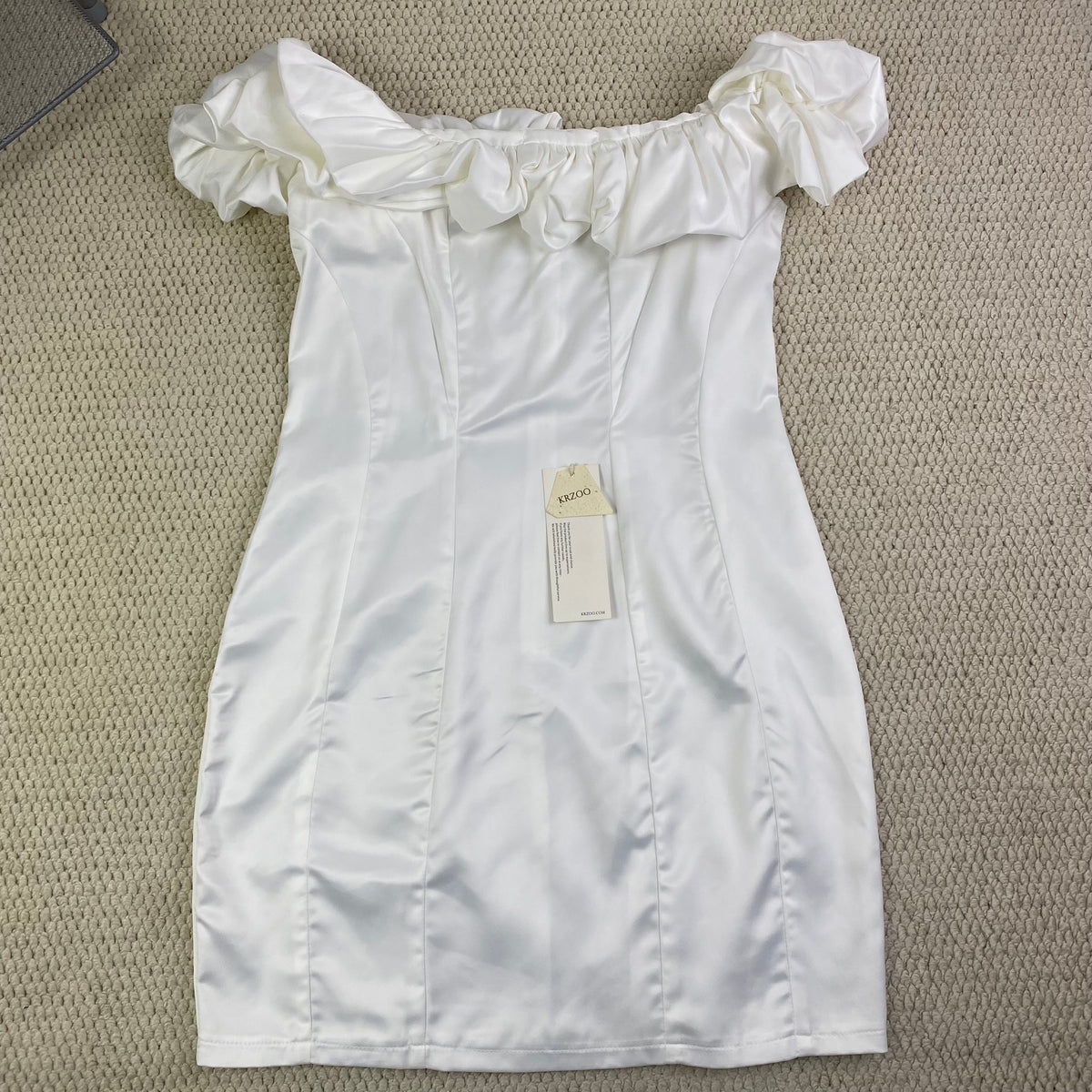 Ruffled-edge one-shoulder dress