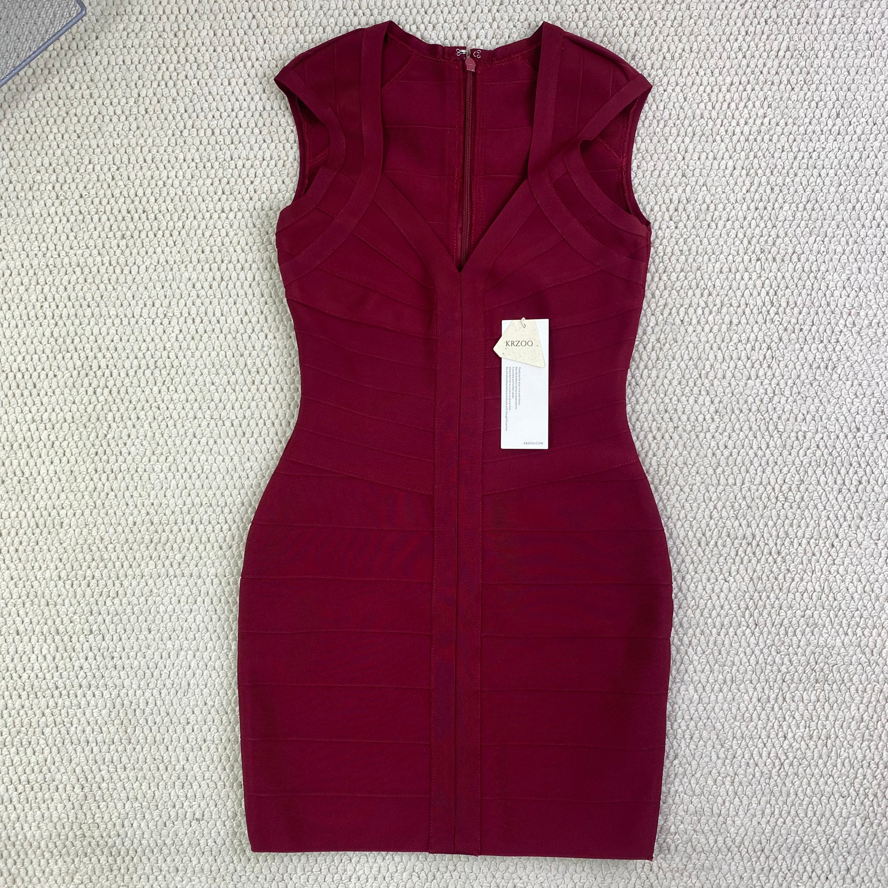 Red wine-colored tight V-neck low-cut dress