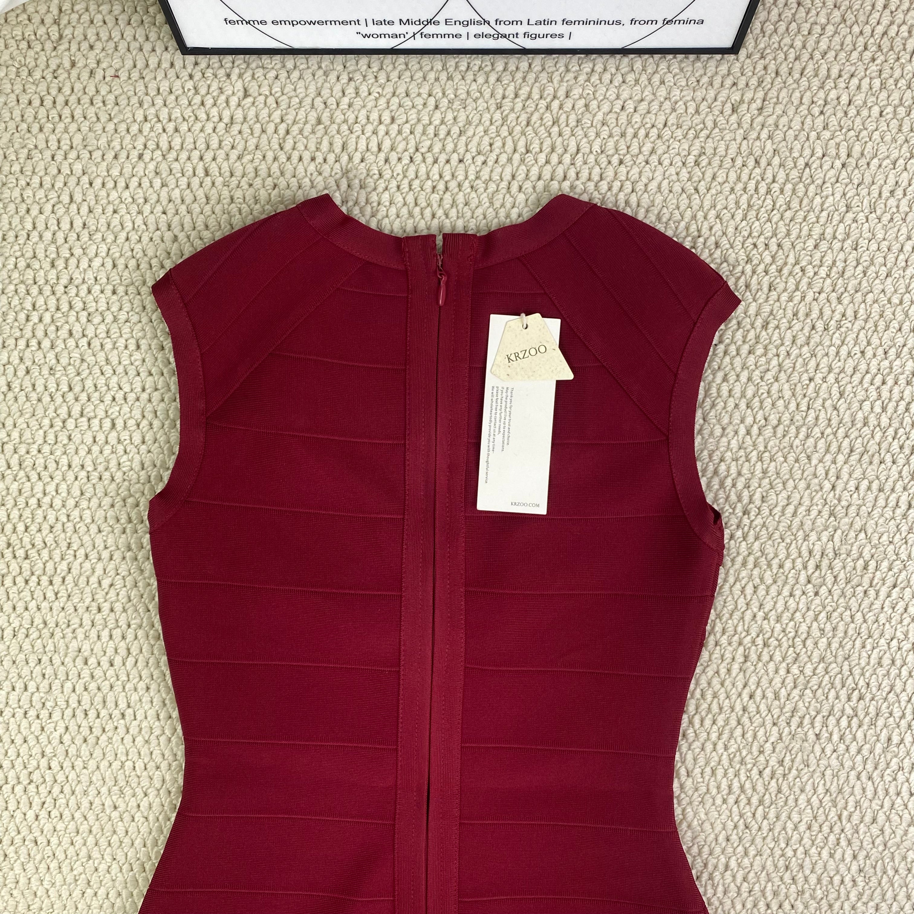 Red wine-colored tight V-neck low-cut dress