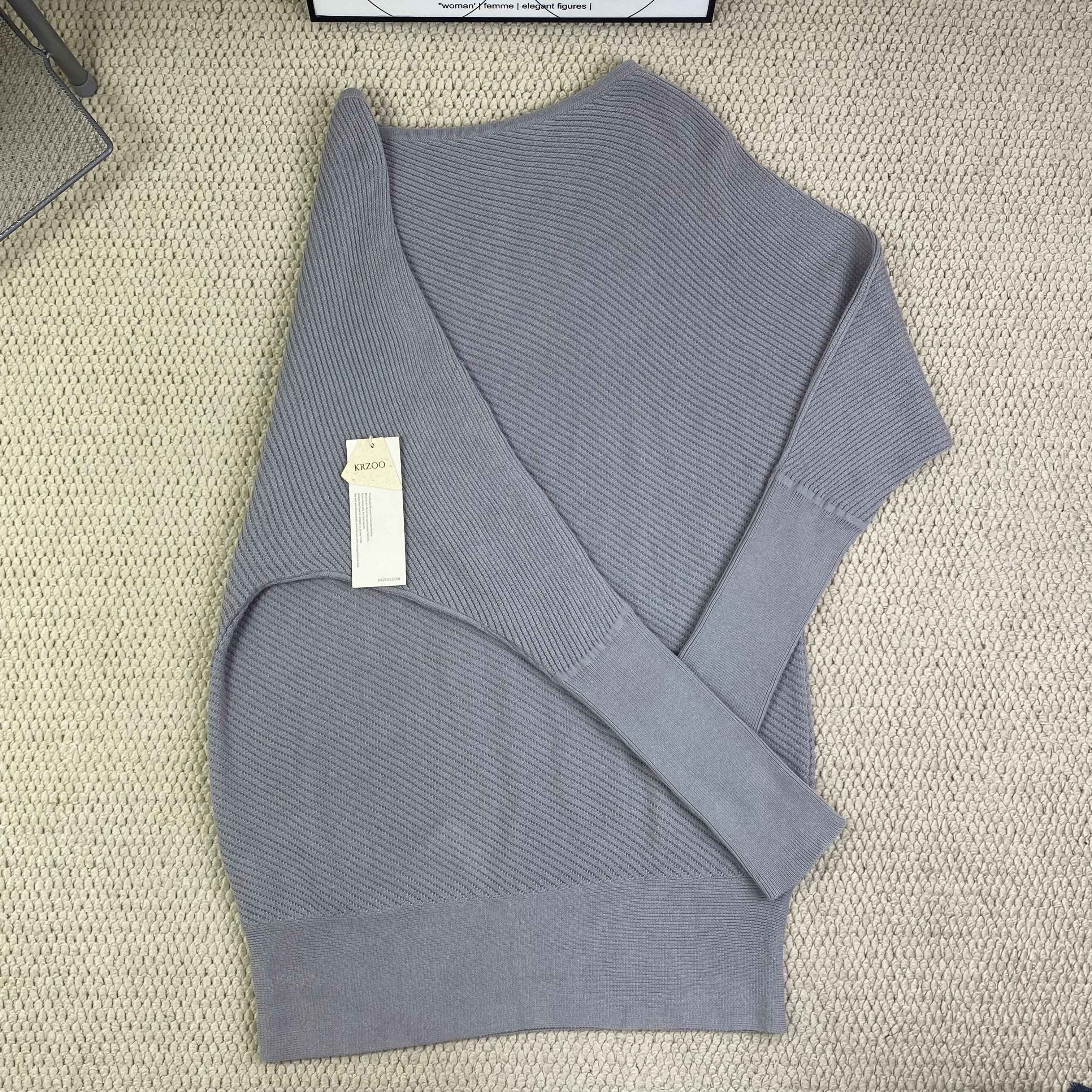 One-shoulder batwing sleeve loose knitted sweater