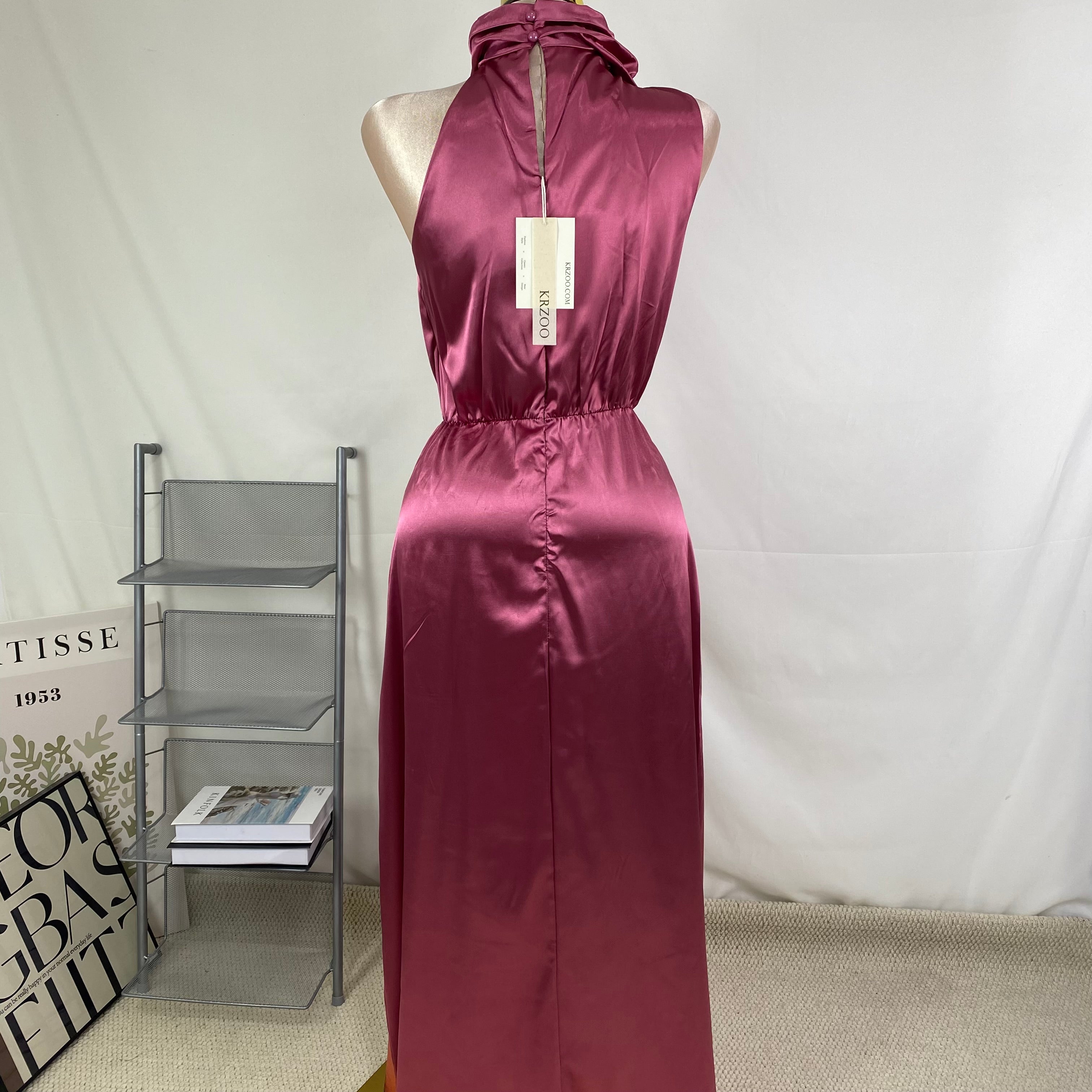 Sleeveless neckless solid-colored satin dress