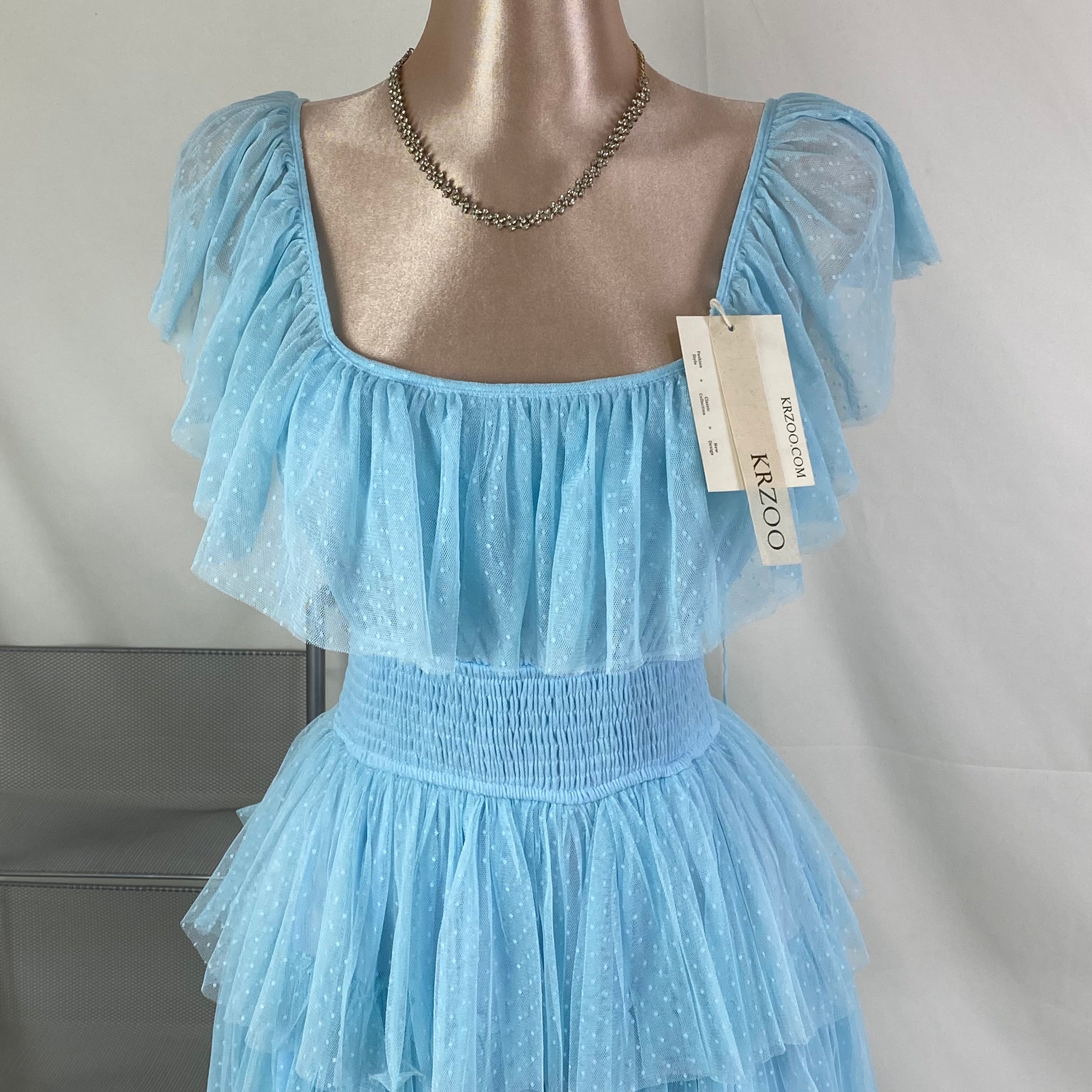 Breathable sleeveless long dress