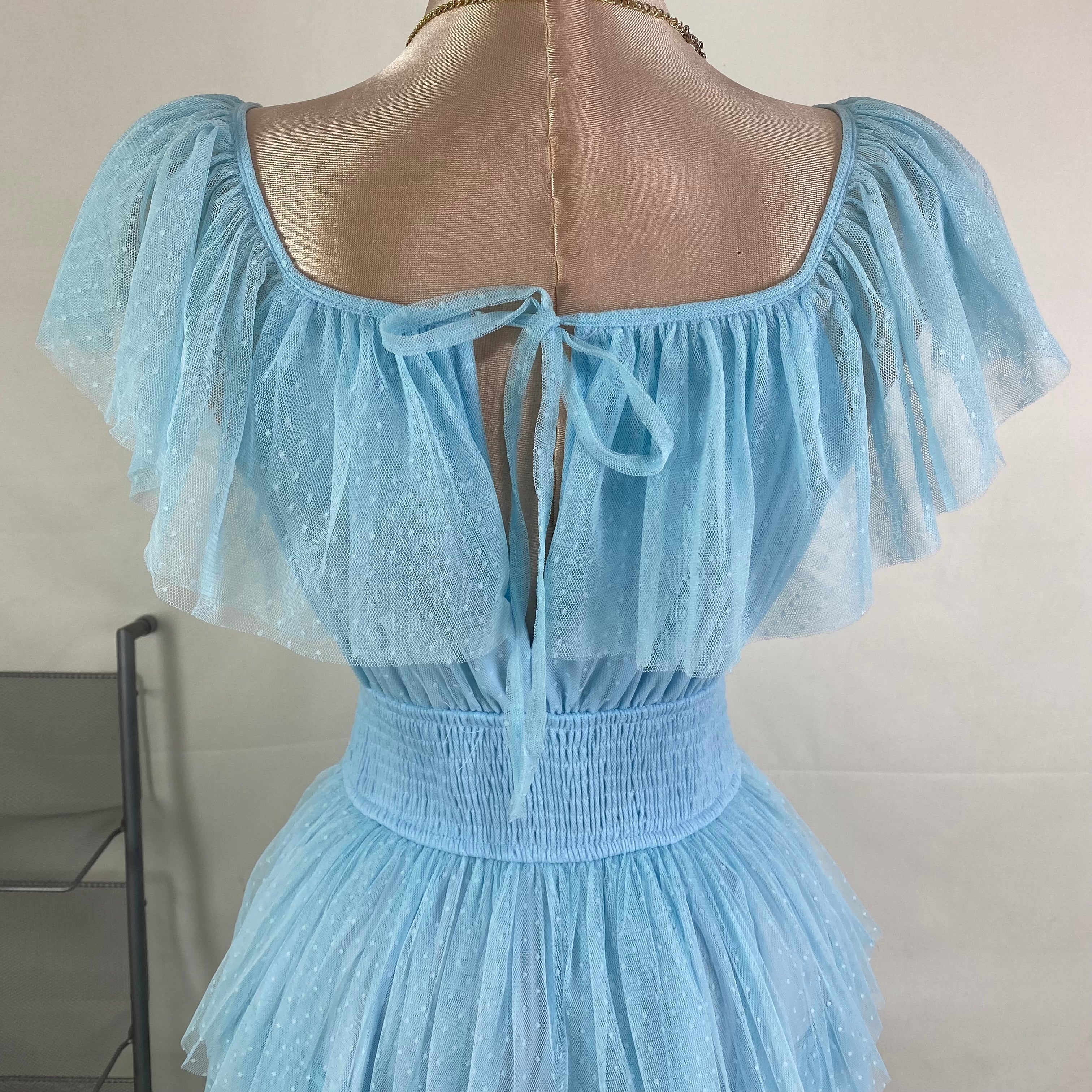 Breathable sleeveless long dress