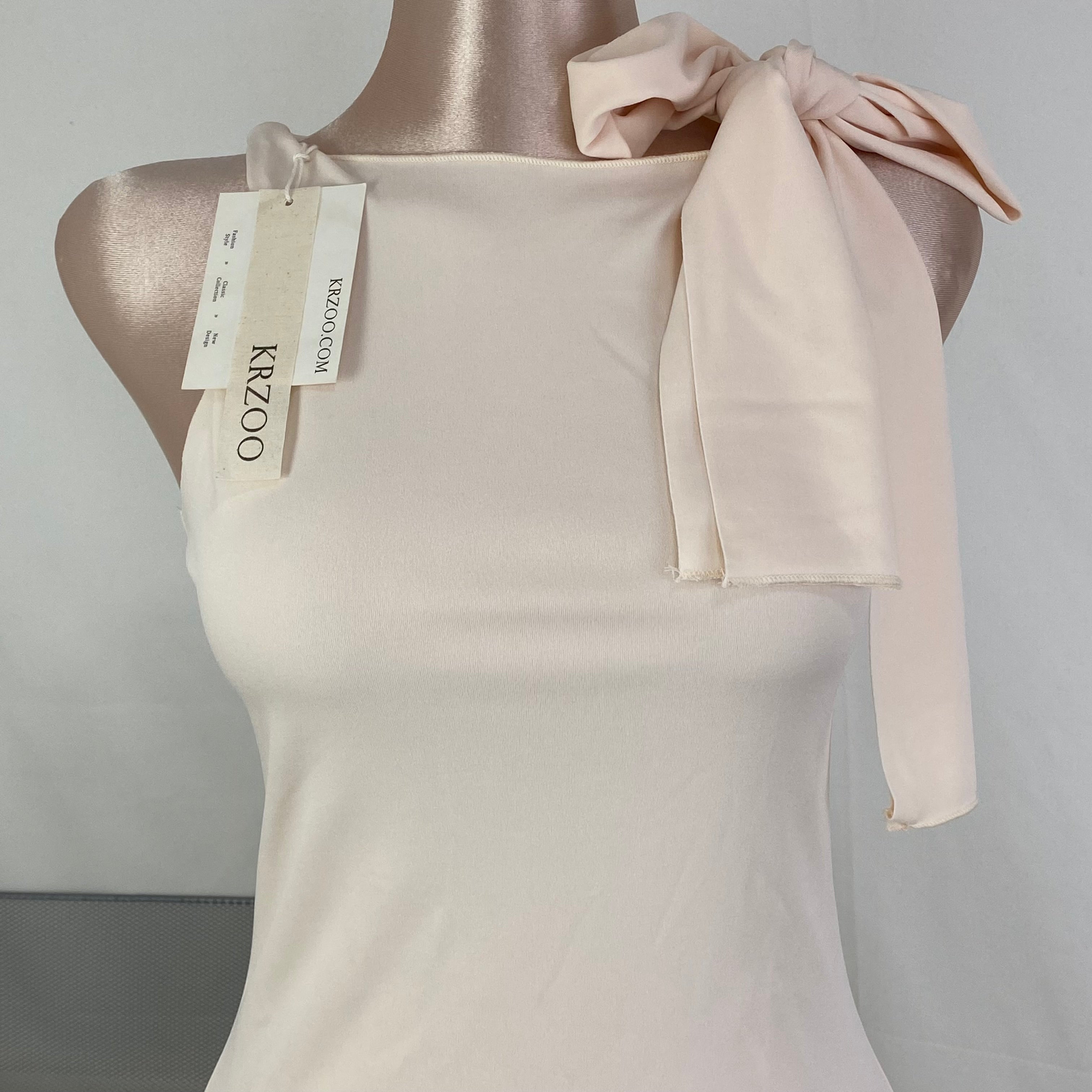 Single-shoulder pleated solid-color dress