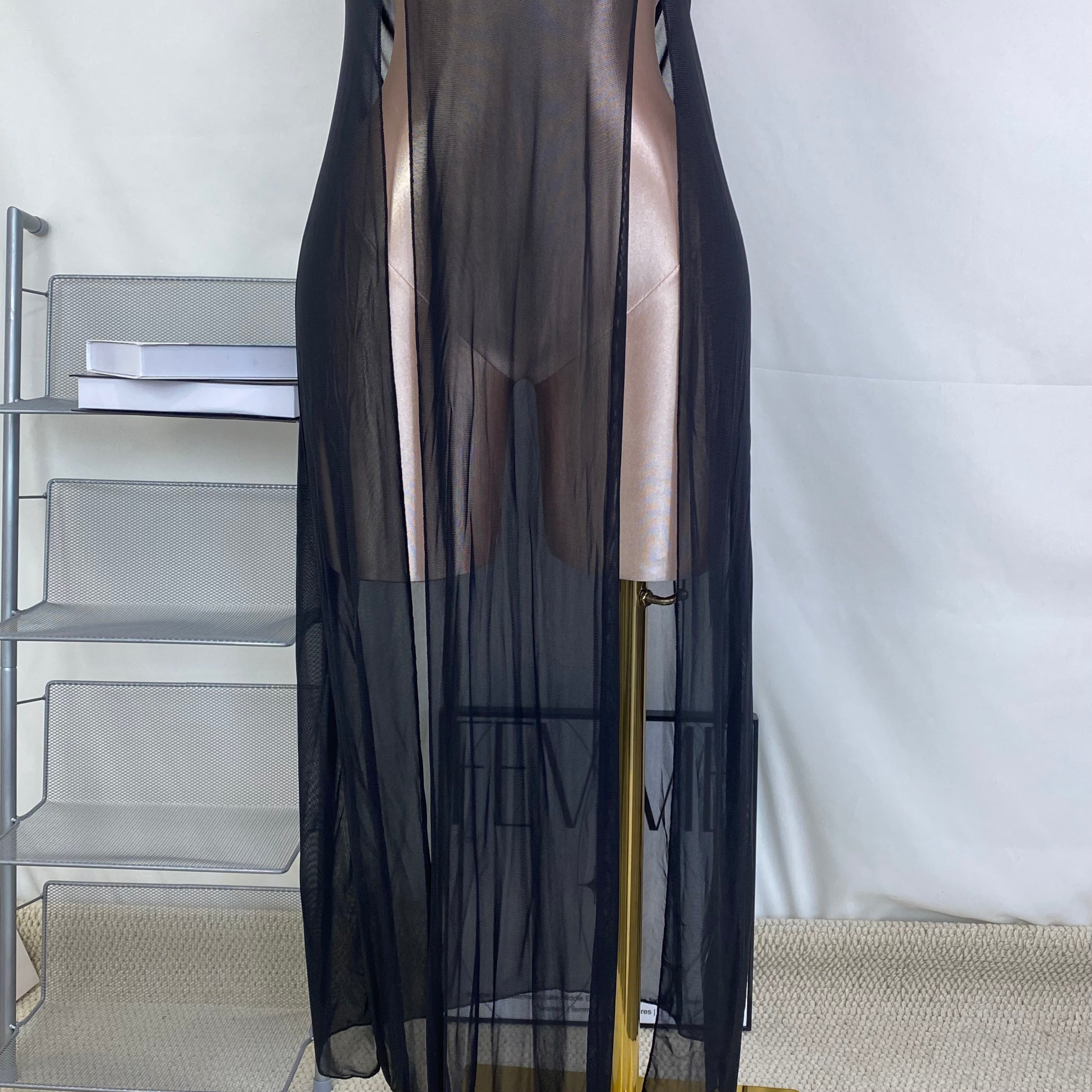 Sunscreen cover-up shirt, swimsuit, beach dress