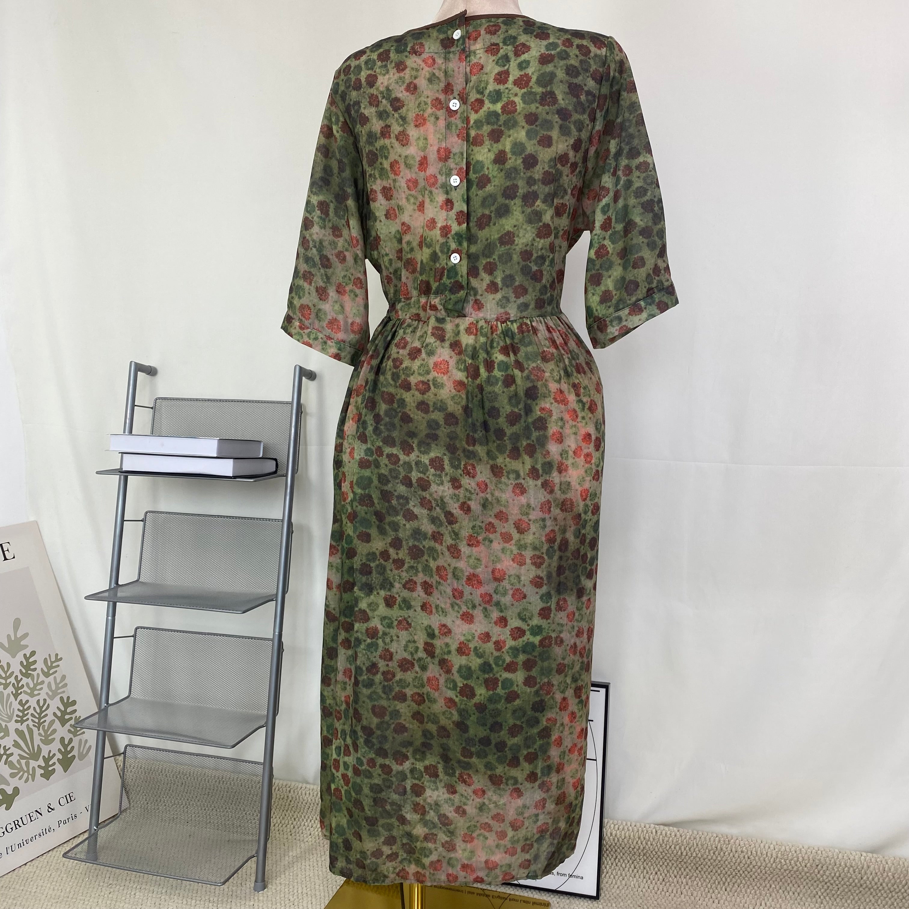 Round-neck flared sleeve leaf-patterned dress