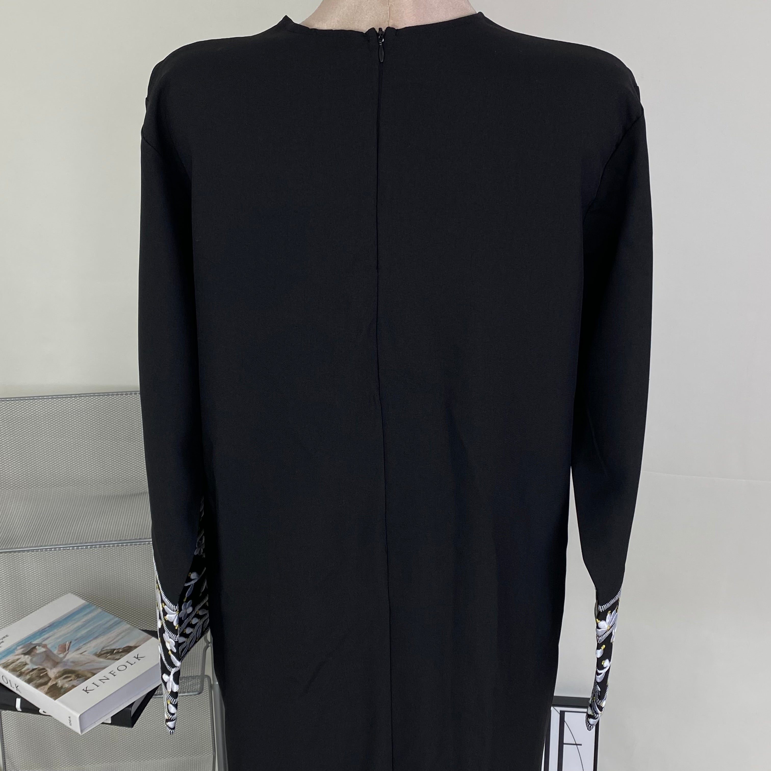 Embroidered dress with belt