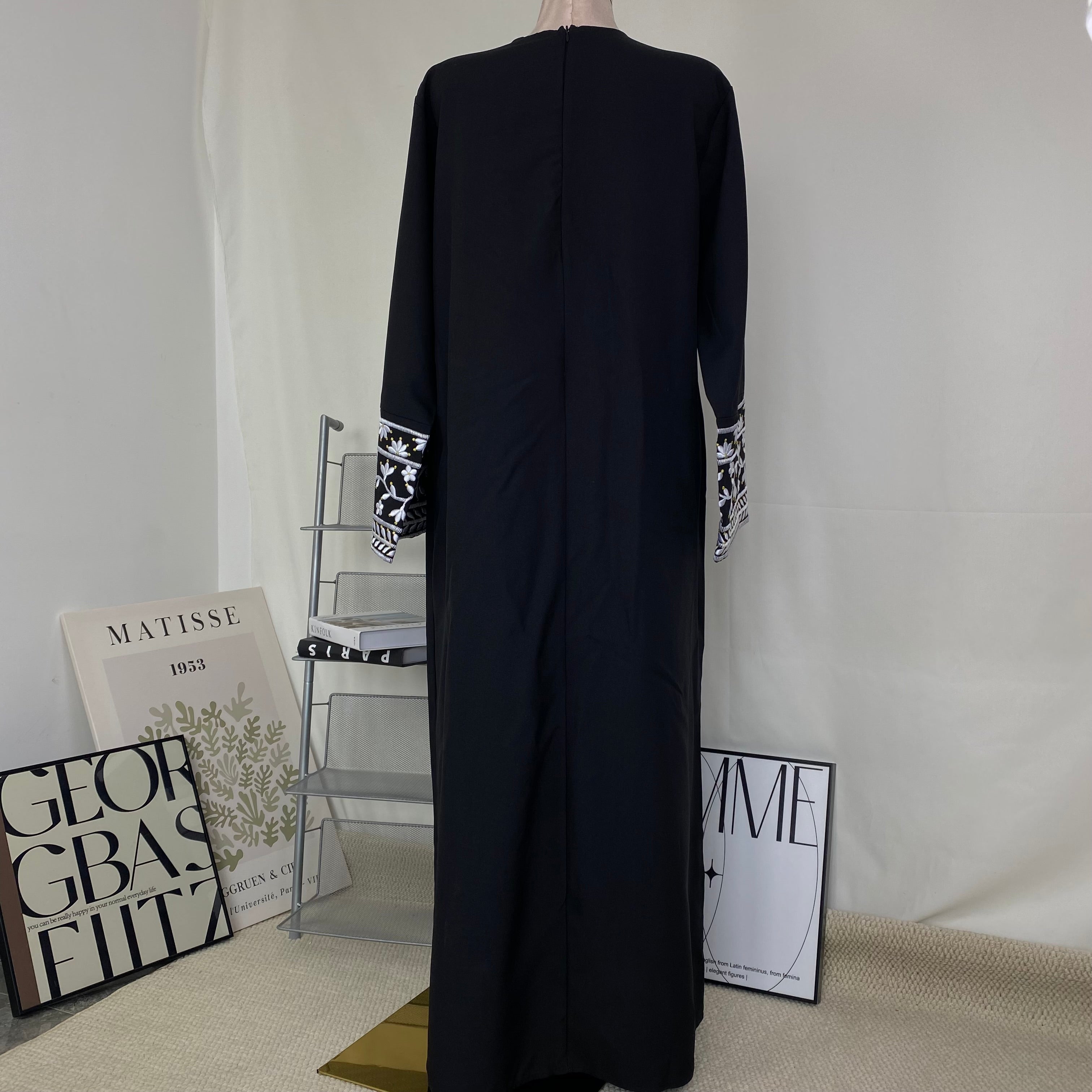 Embroidered dress with belt