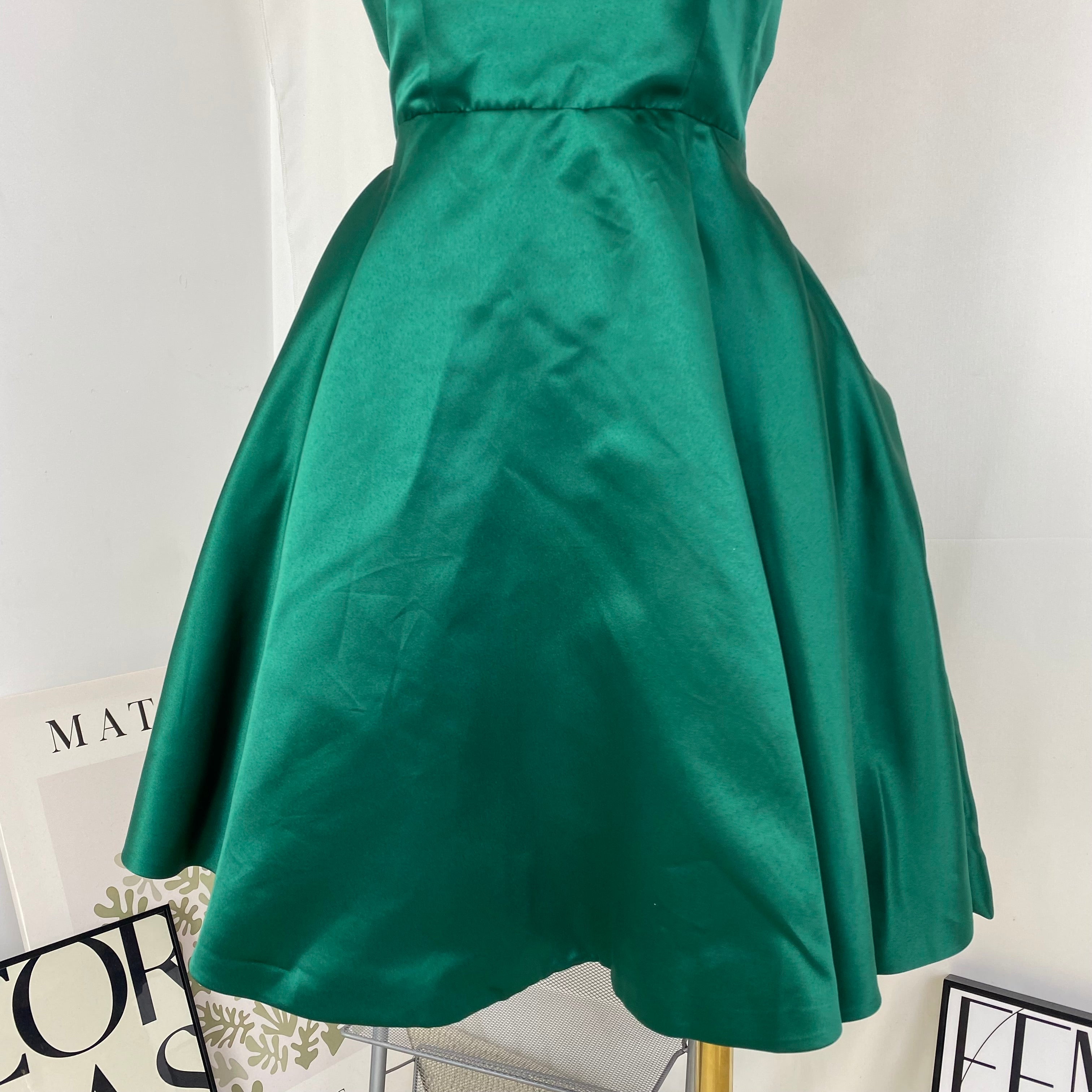 A-line party dress with a sleeveless and mini style