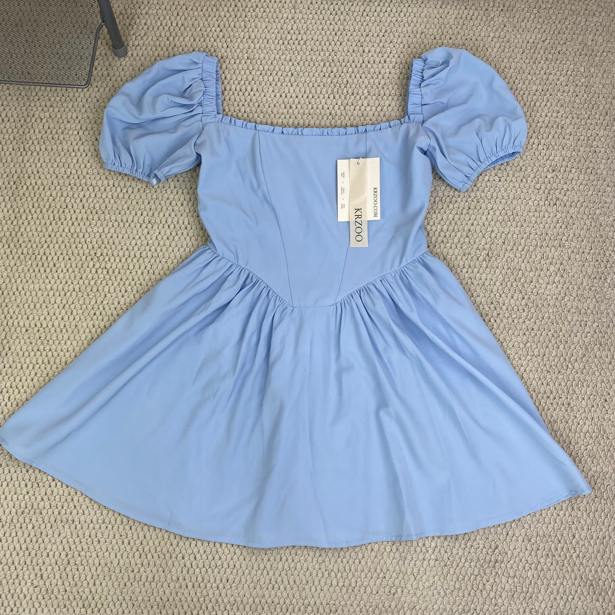 Puff sleeve pleated dress