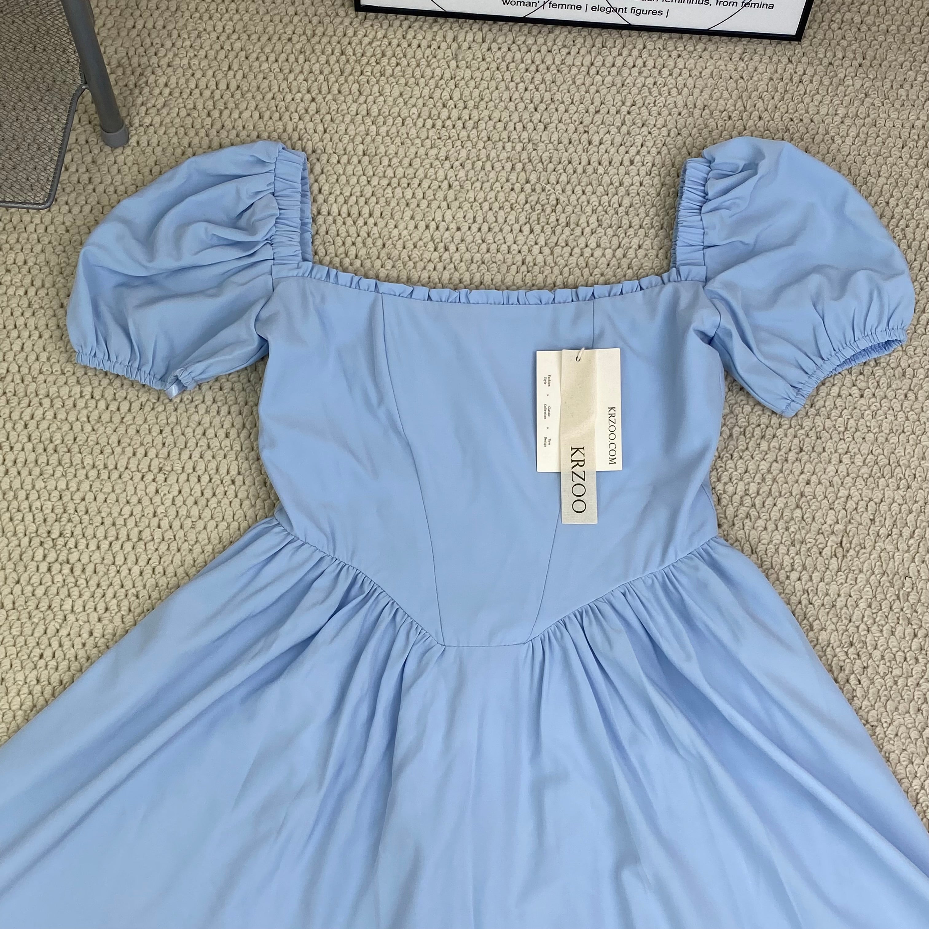 Puff sleeve pleated dress